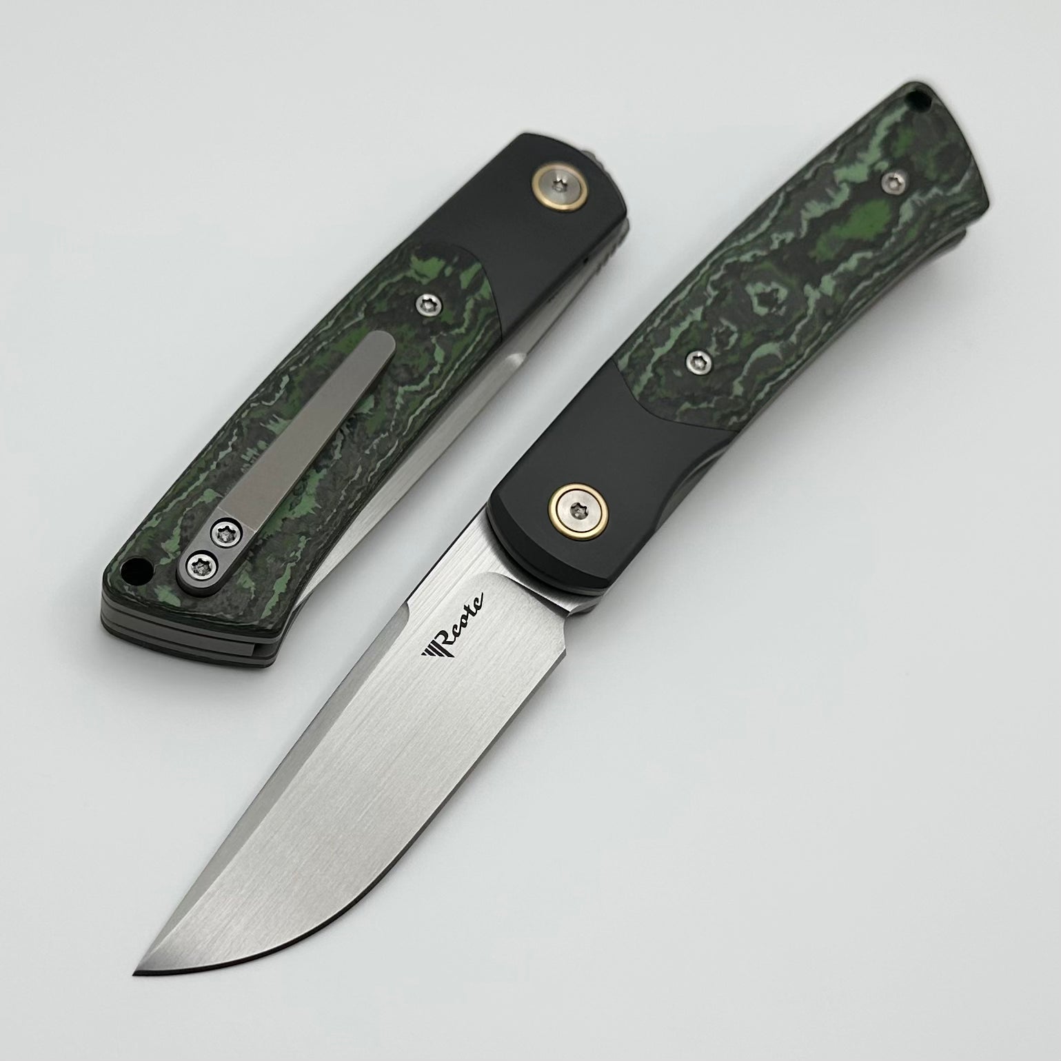 Premium Reate Tribute Knife with Zirconium Bolsters & Jungle Wear Fat Carbon - Ultimate EDC Companion