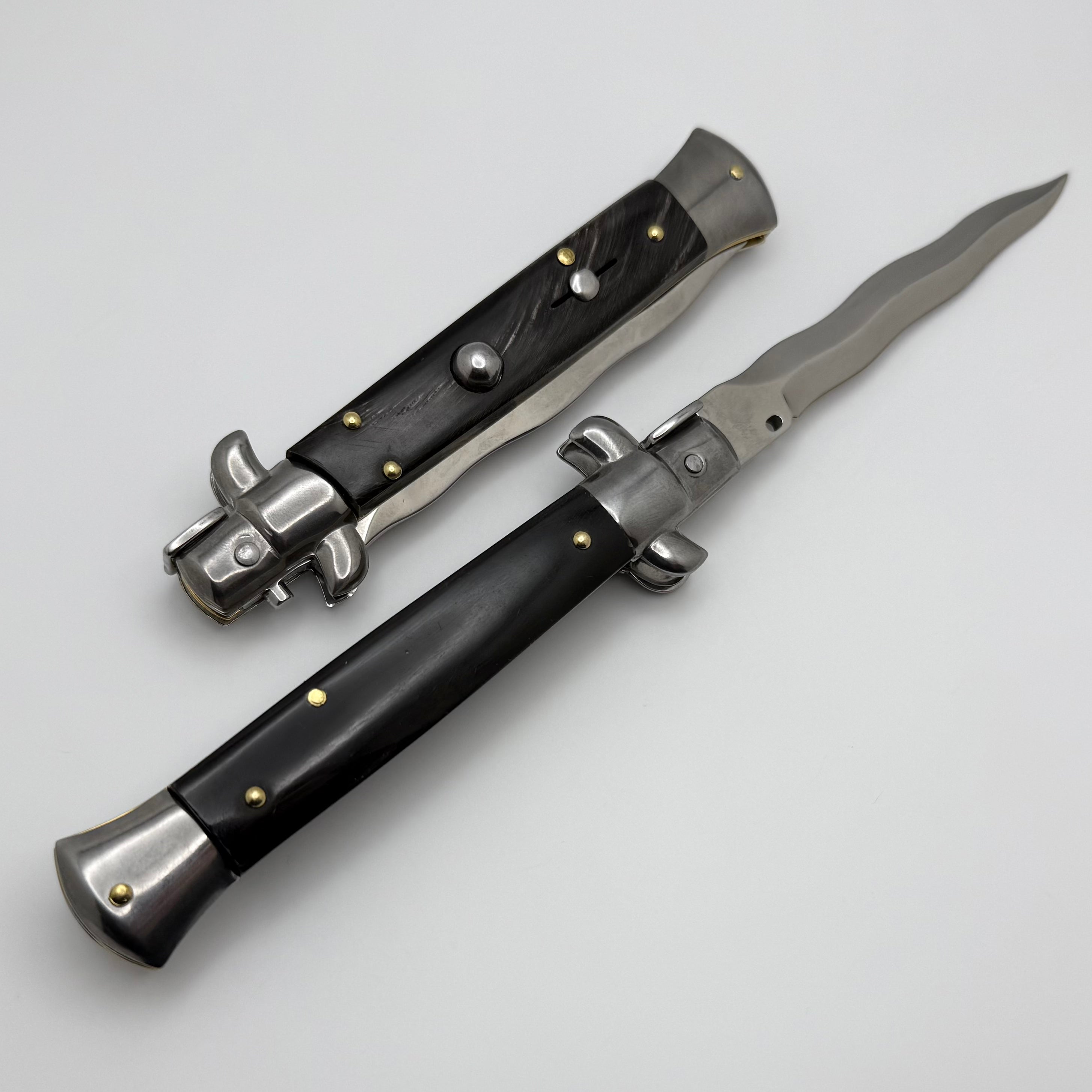 Premium Frank B Italian Stiletto 9 - Ultimate Kriss Blade & Horn Handles