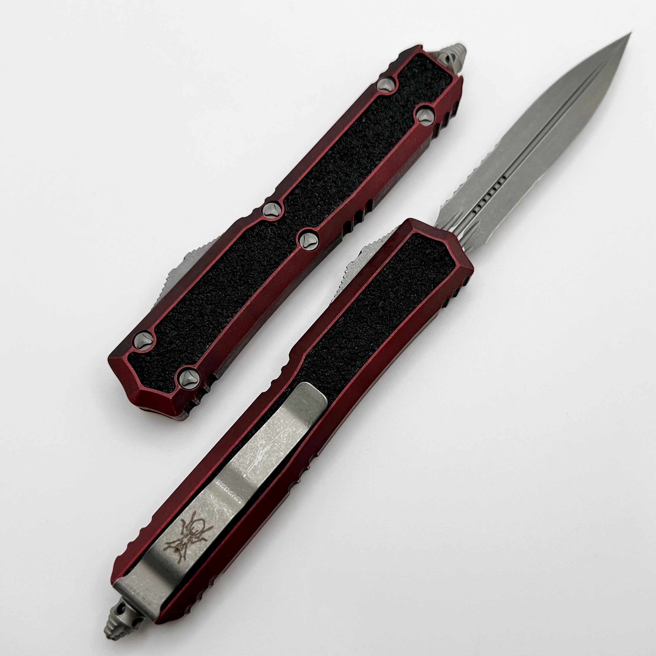 Microtech Makora Premium Apocalyptic Double Edge Knife - Red Weathered Finish w/ Nickel Boron Internals