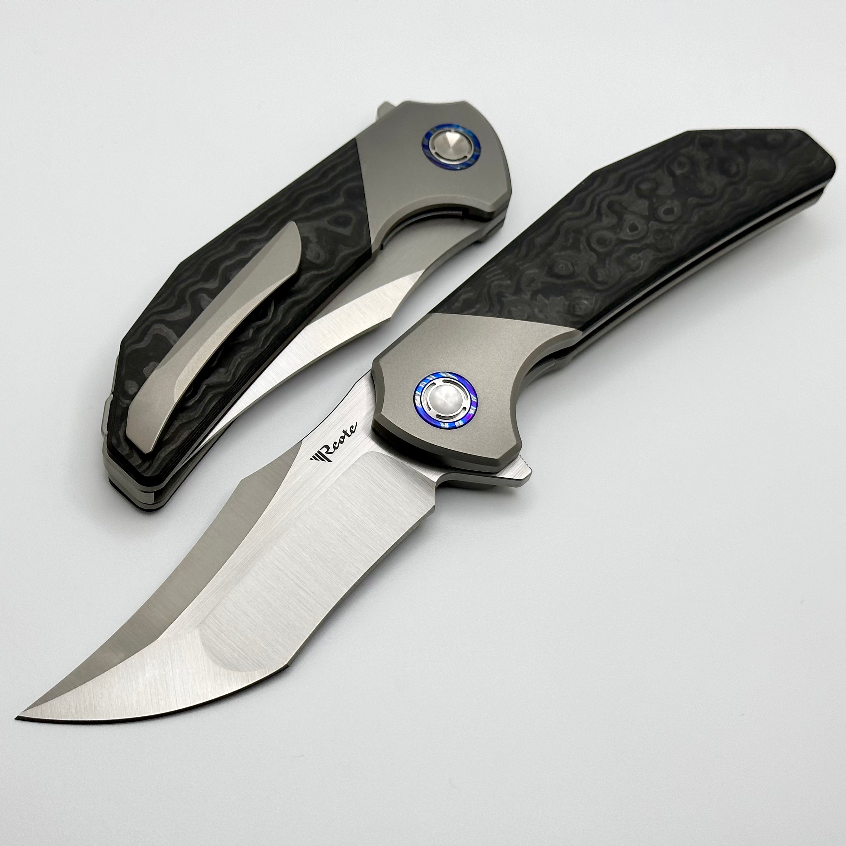 Reate Knives Tiger Black Camo: Premium M390 Blade with Fat Carbon Handle