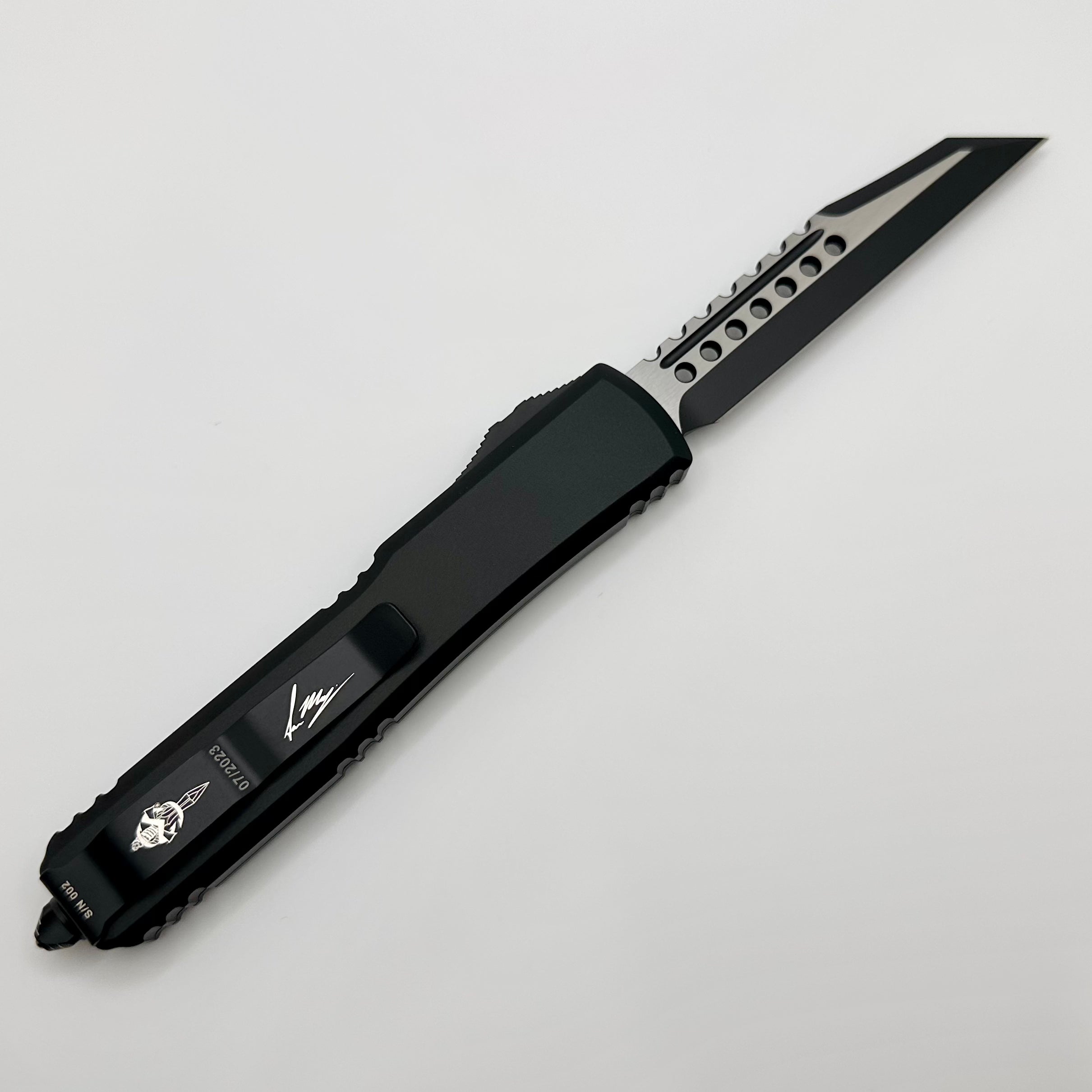 Microtech Ultratech Warhound Tactical Knife - Carbon Fiber & Ringed Hardware Signature Series