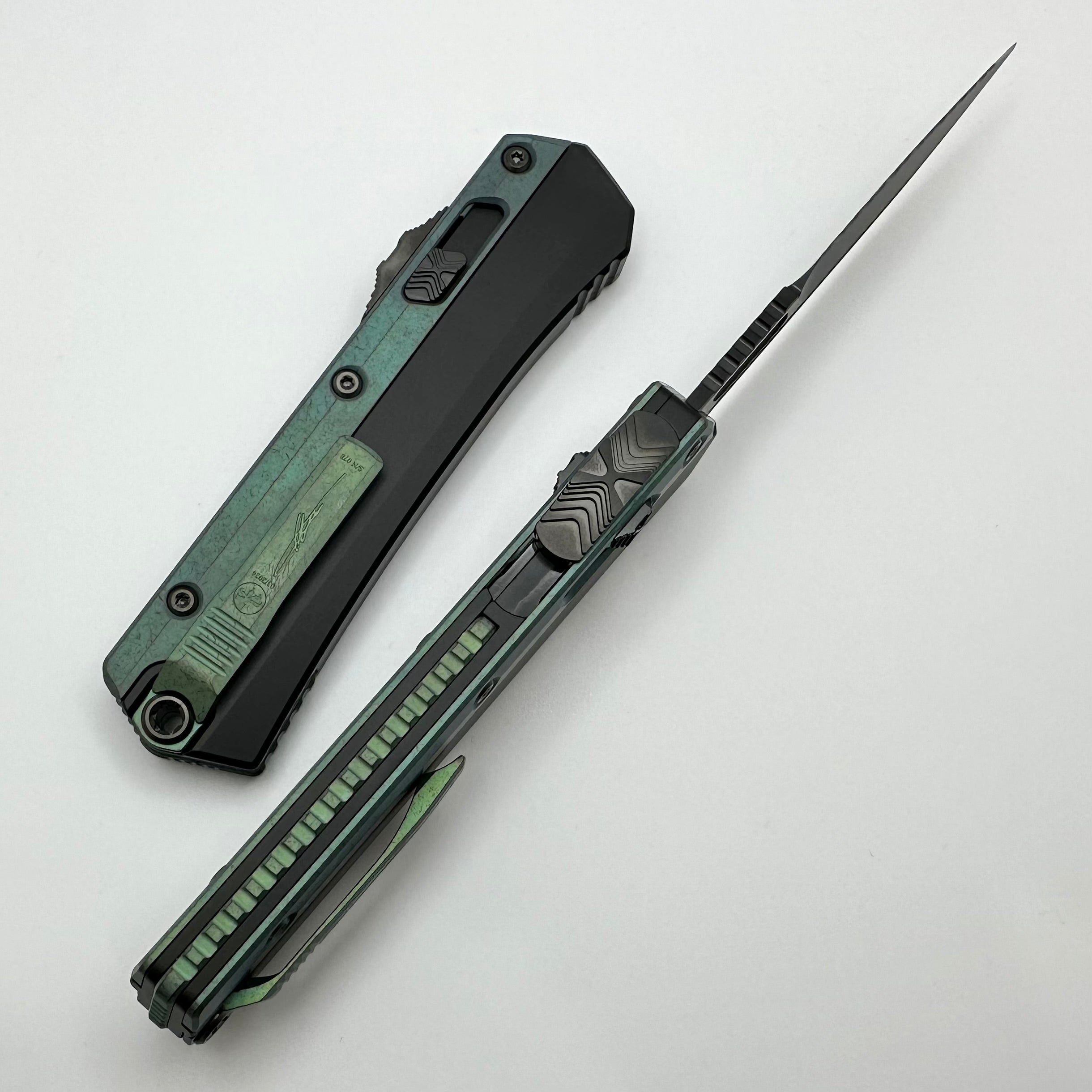 Microtech Glykon Signature Series: DLC Bayonet with Antique Green Accents