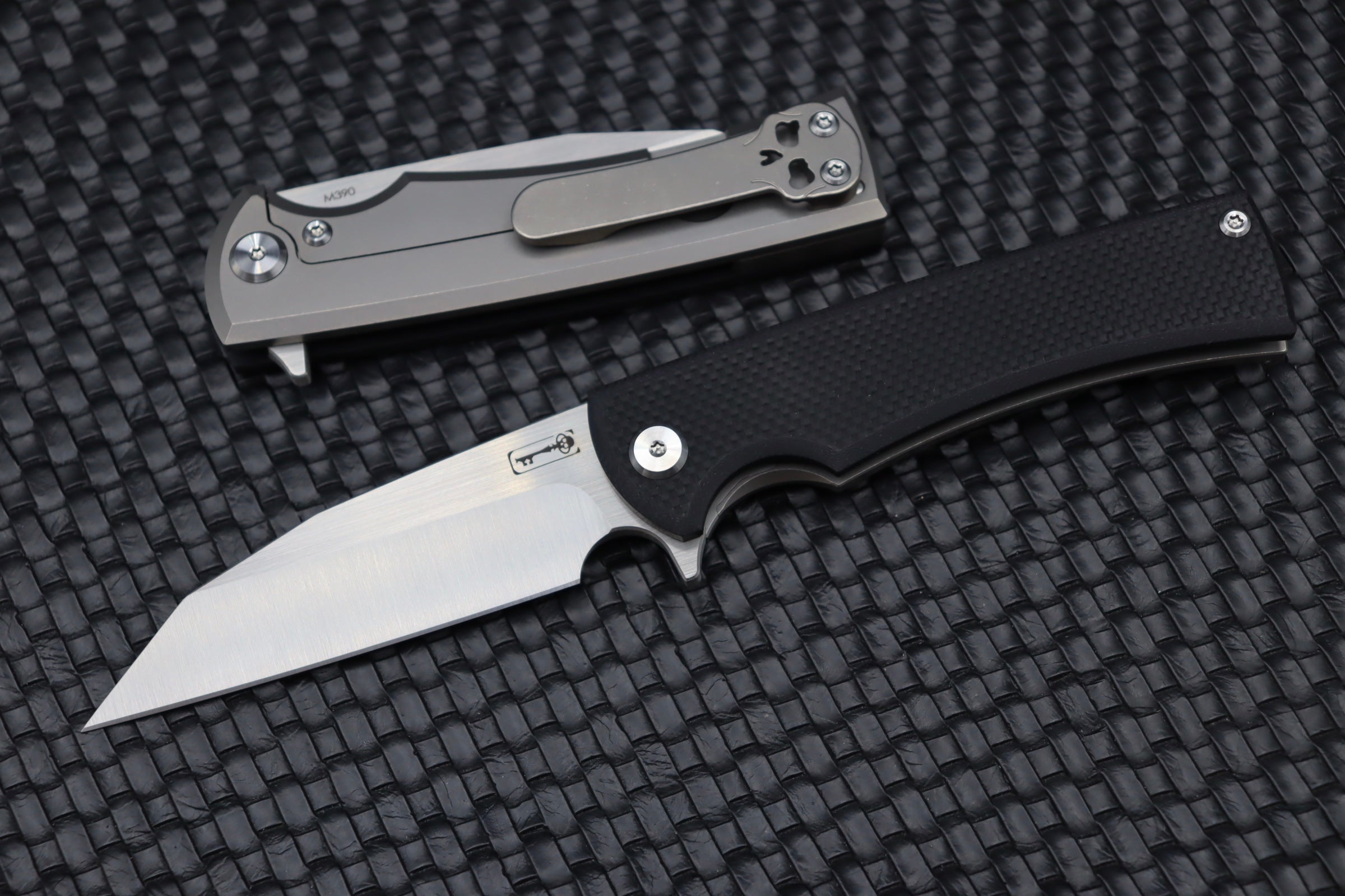 Premium Chaves Knives Street Sangre Flipper - M390 Steel & Titanium Handle