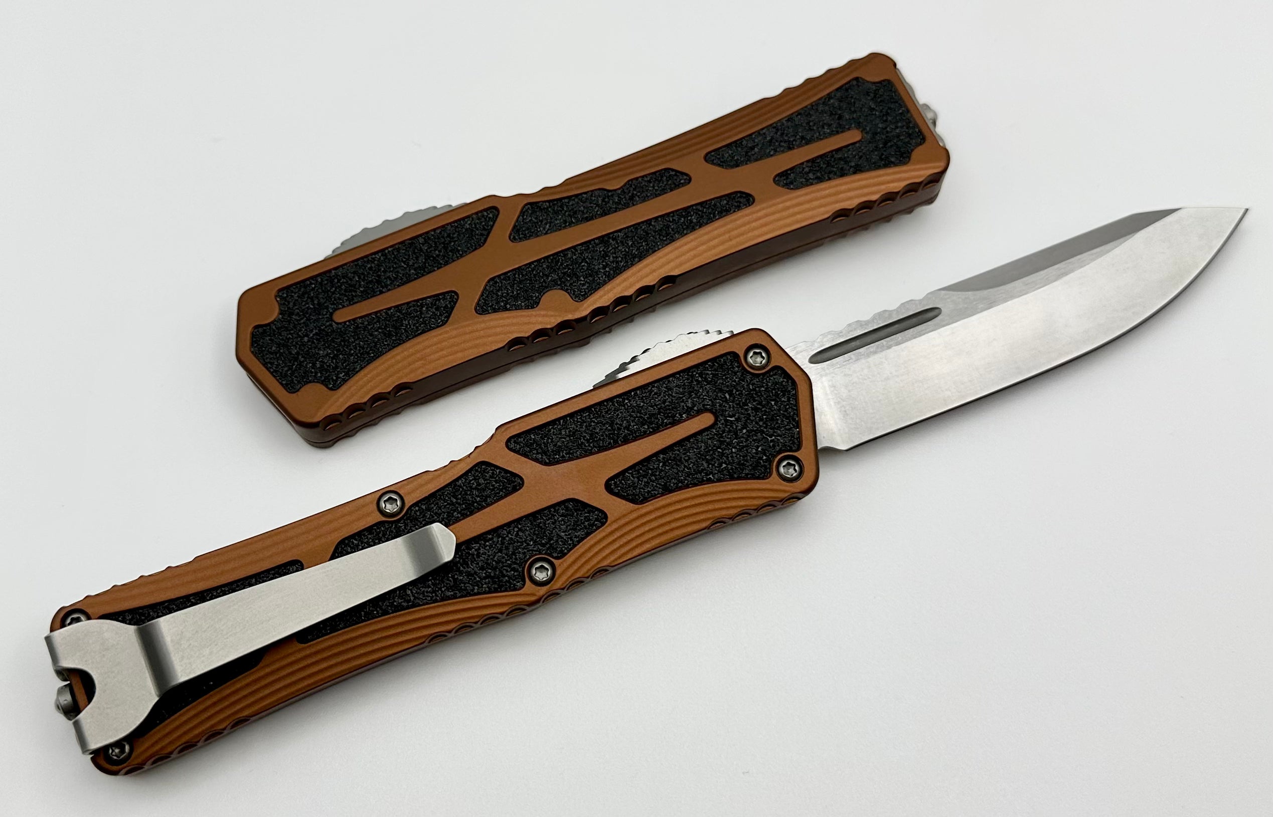 Premium Heretic Knives Colossus: Ultimate Magnacut Blade & Root Beer Handle