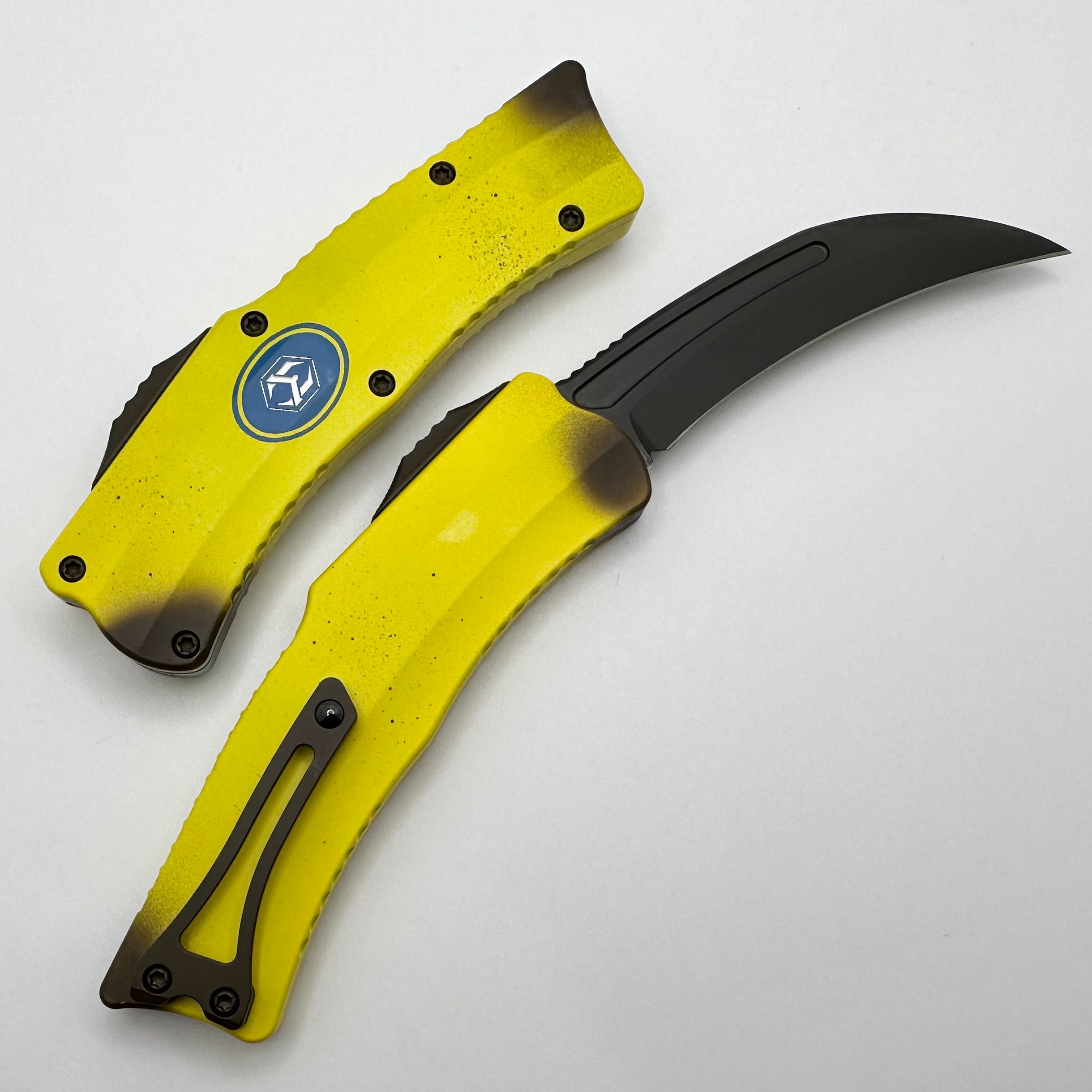 Heretic ROC STABNANA Ultimate Banana-Inspired Automatic Knife with DLC Blade