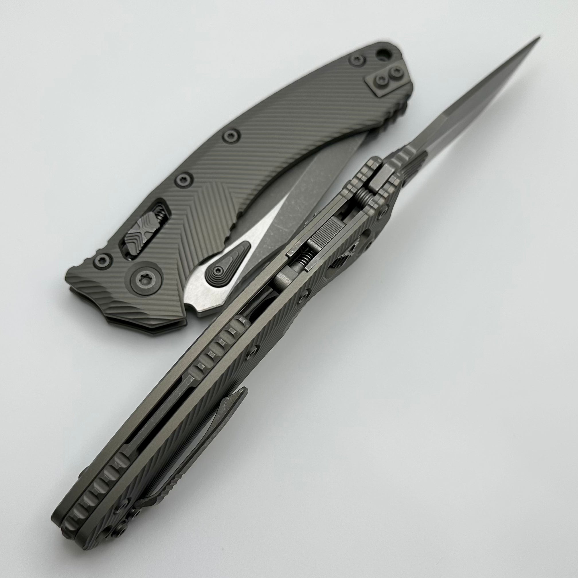 Microtech Amphibian RAM LOK Tactical Knife - Apocalyptic M390MK Blade & Fluted Aluminum Handle