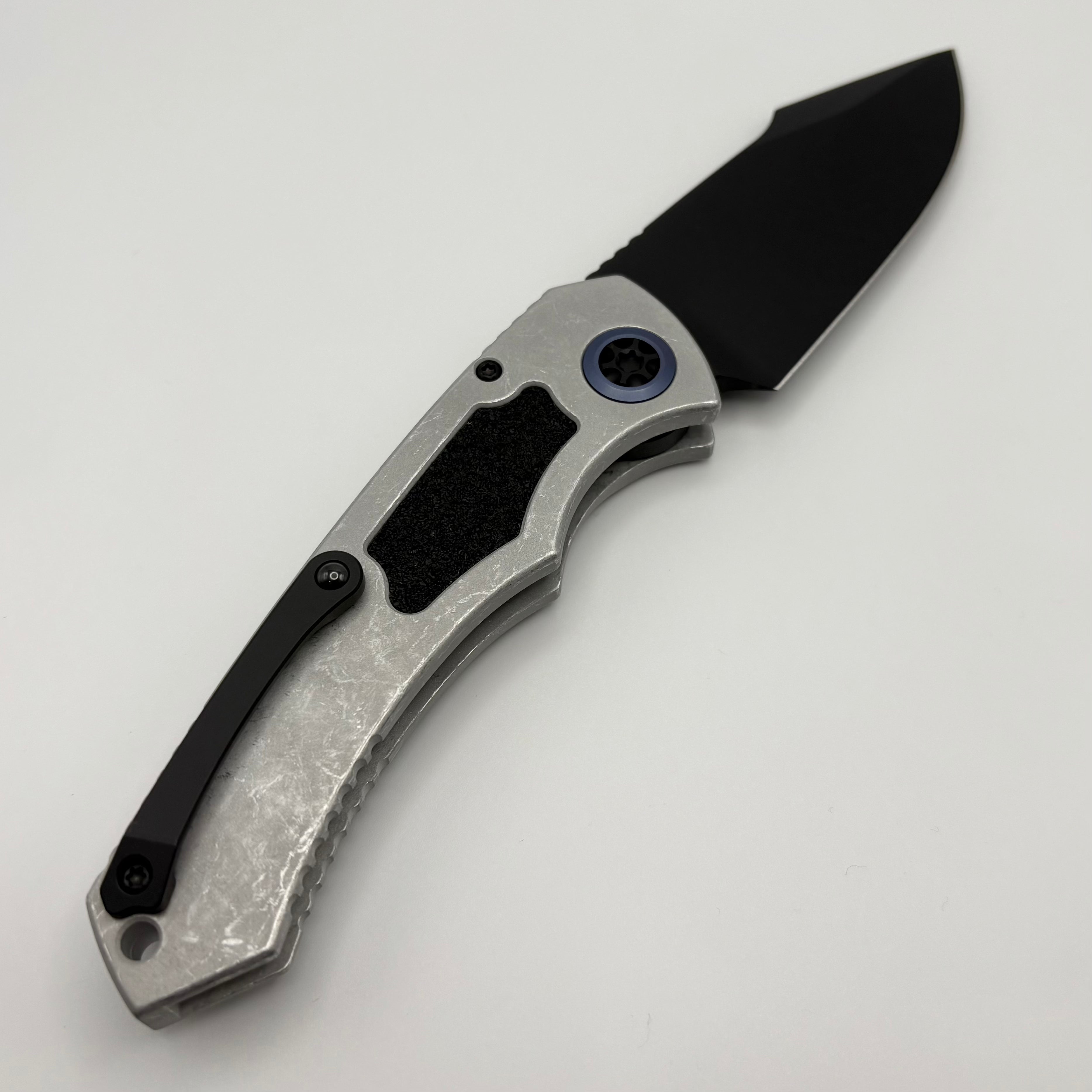 Premium Pre-Owned Heretic Knives Pariah Auto Blizzard: Ultimate Tactical EDC Knife with Cerakote MagnaCut Blade & Blue Accents