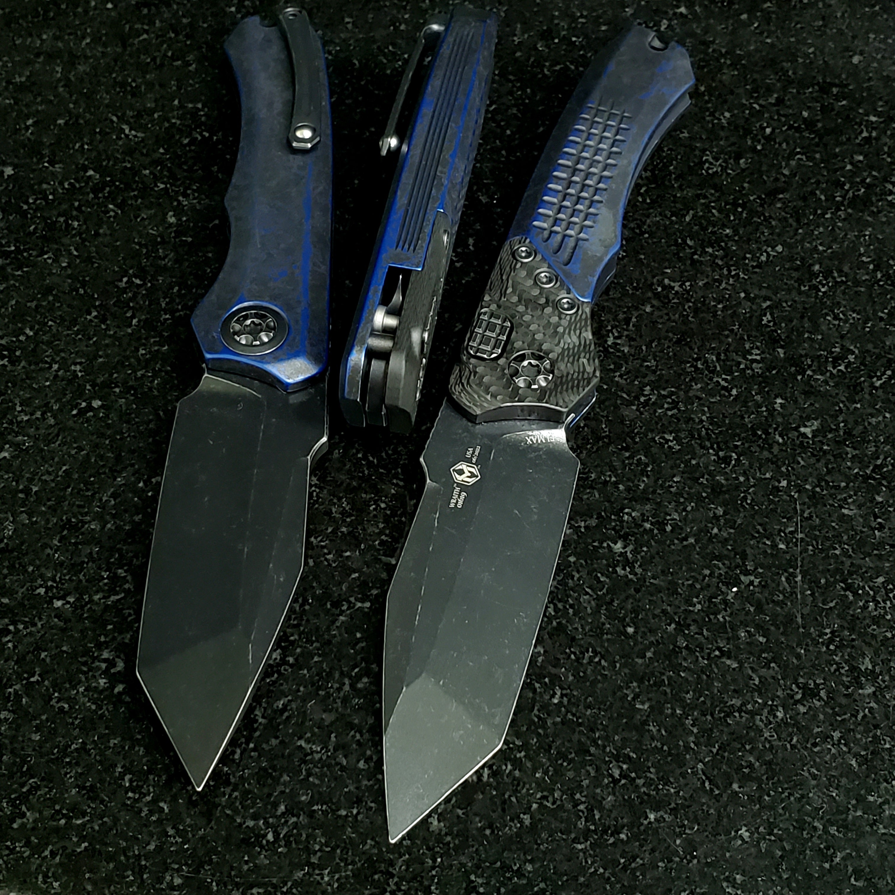 Premium Heretic Knives Wraith Auto Tanto - Battleworn Black with Carbon Fiber & Breakthrough Blue Handle