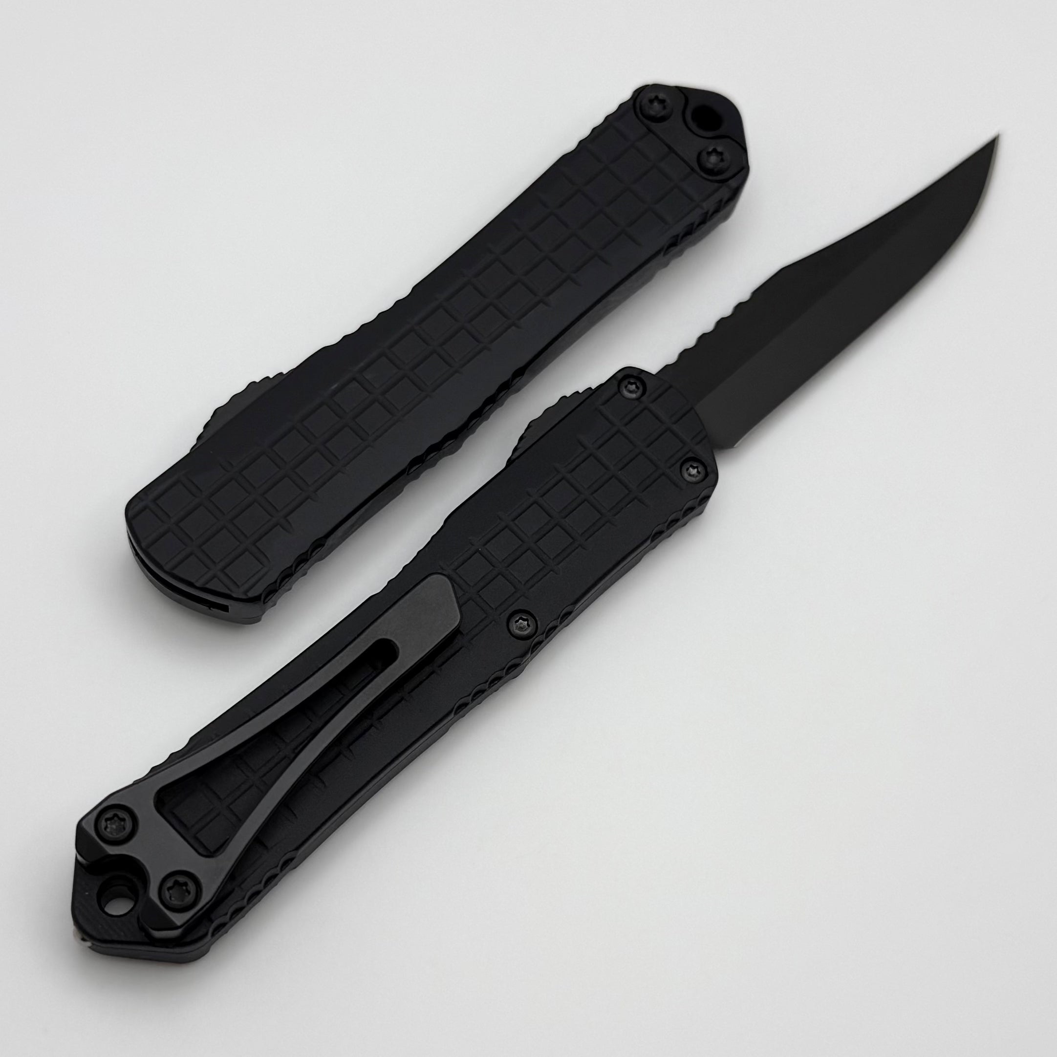 Heretic Knives Manticore S Black Frag DLC Magnacut Bowie - Ultimate Compact OTF Knife