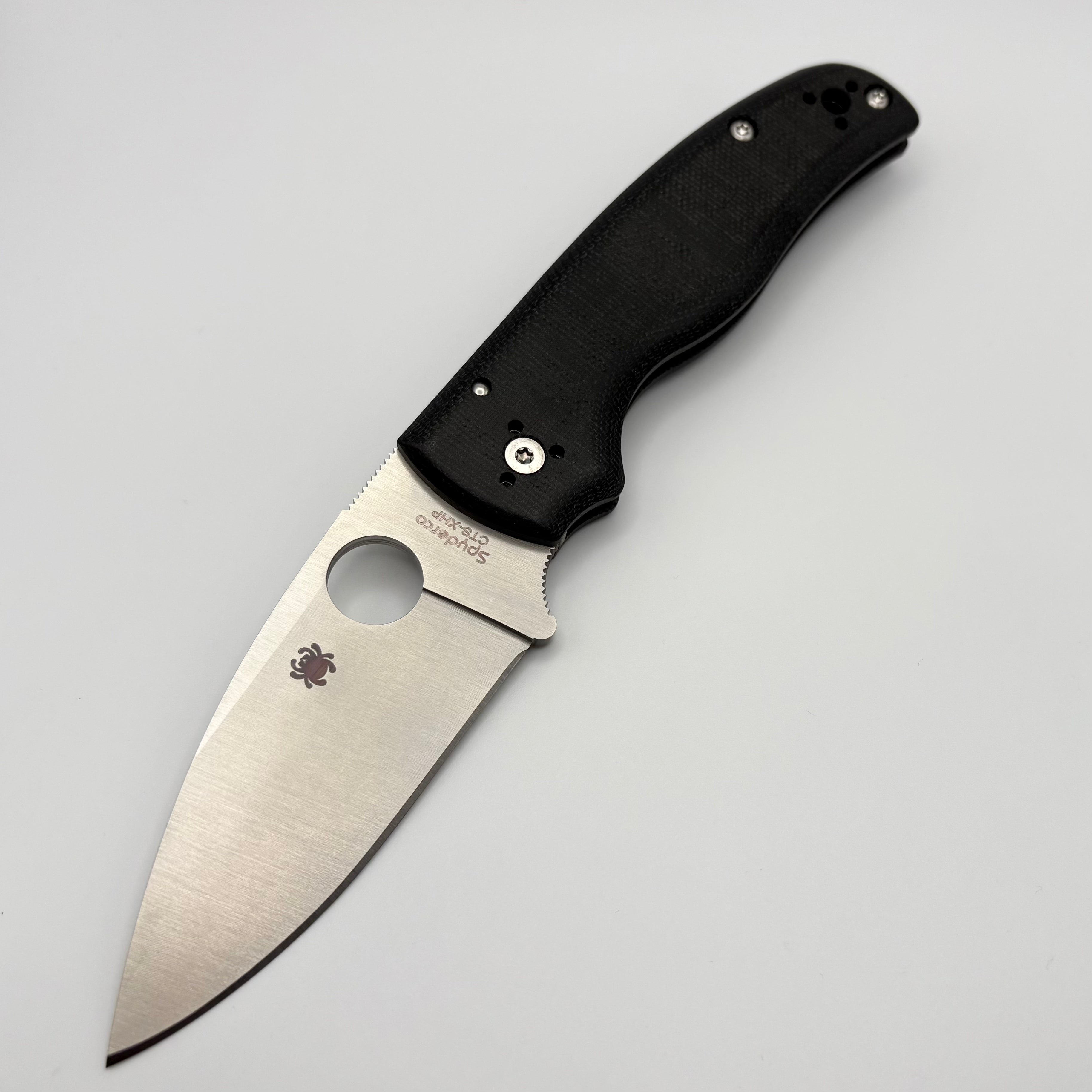 Premium Pre-Owned Spyderco Shaman Knife - Black Micarta & CTS-XHP Exclusive Edition