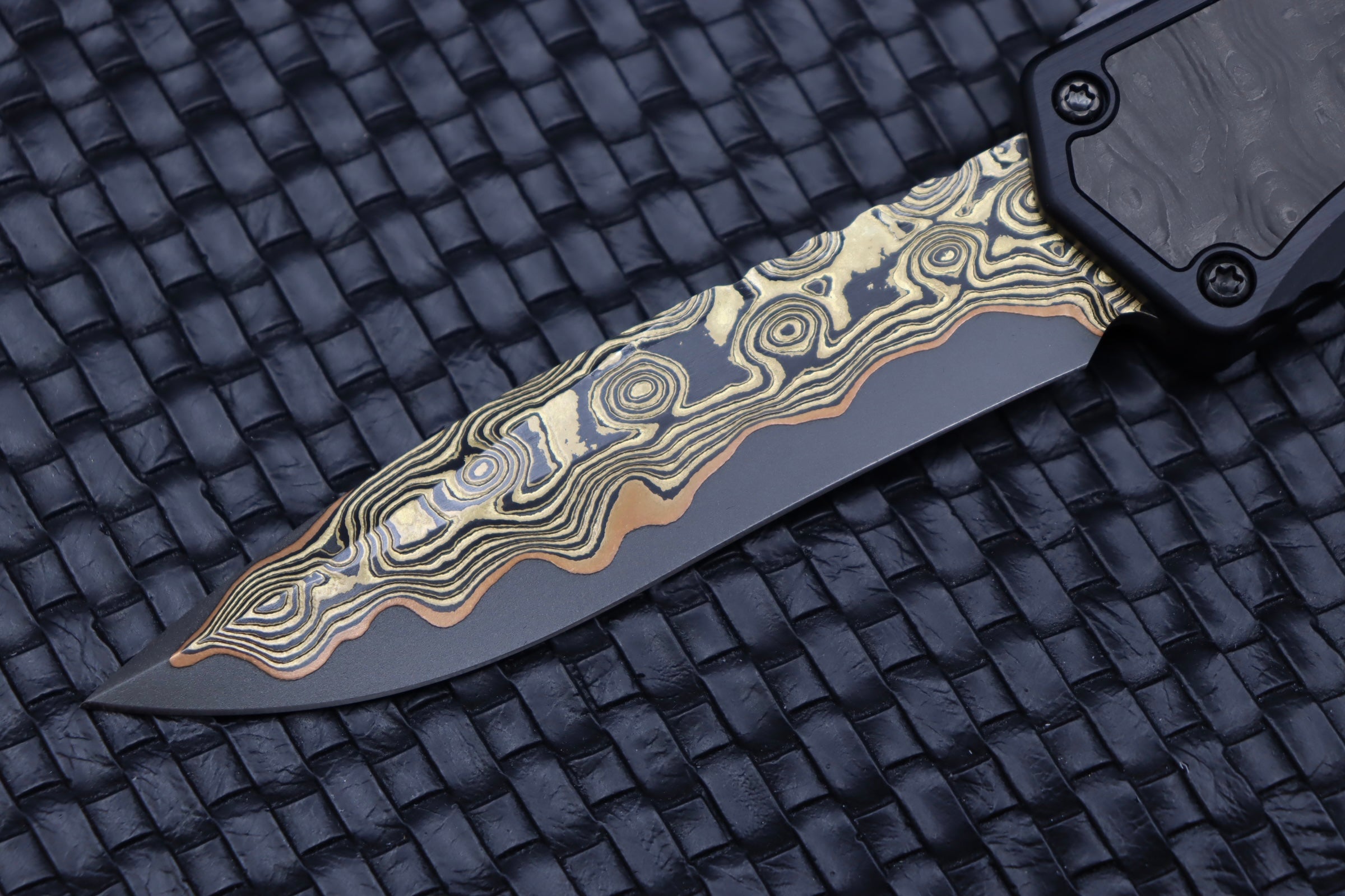 Premium Heretic Knives Colossus: Fat Carbon & Baker Forge Damascus Recurve Blade