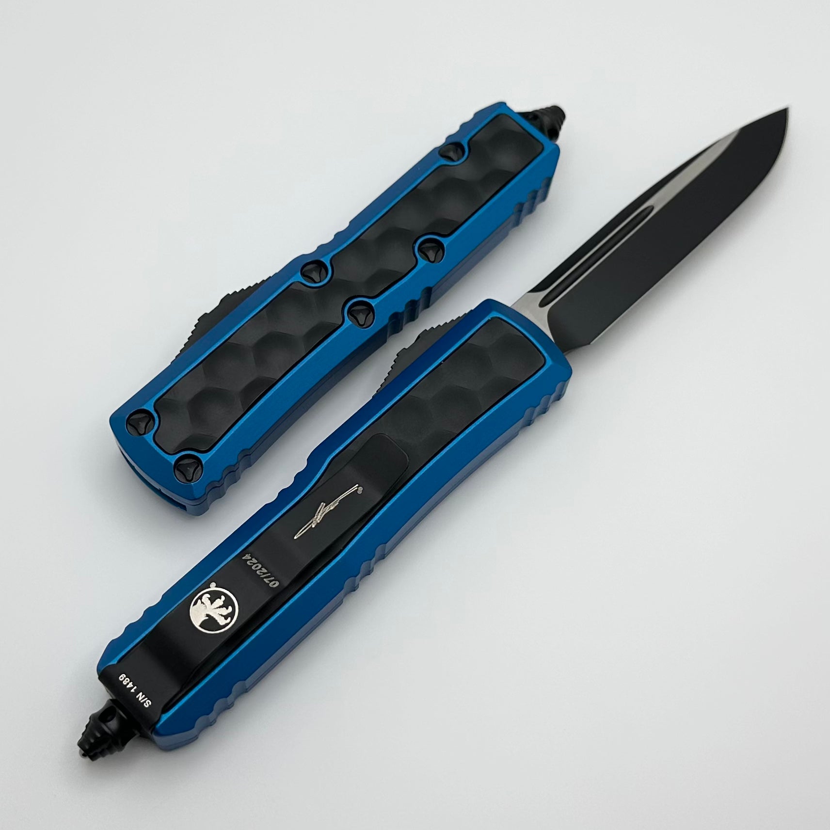 Premium Microtech Daytona Blue Signature Knife with Bubble Inlays