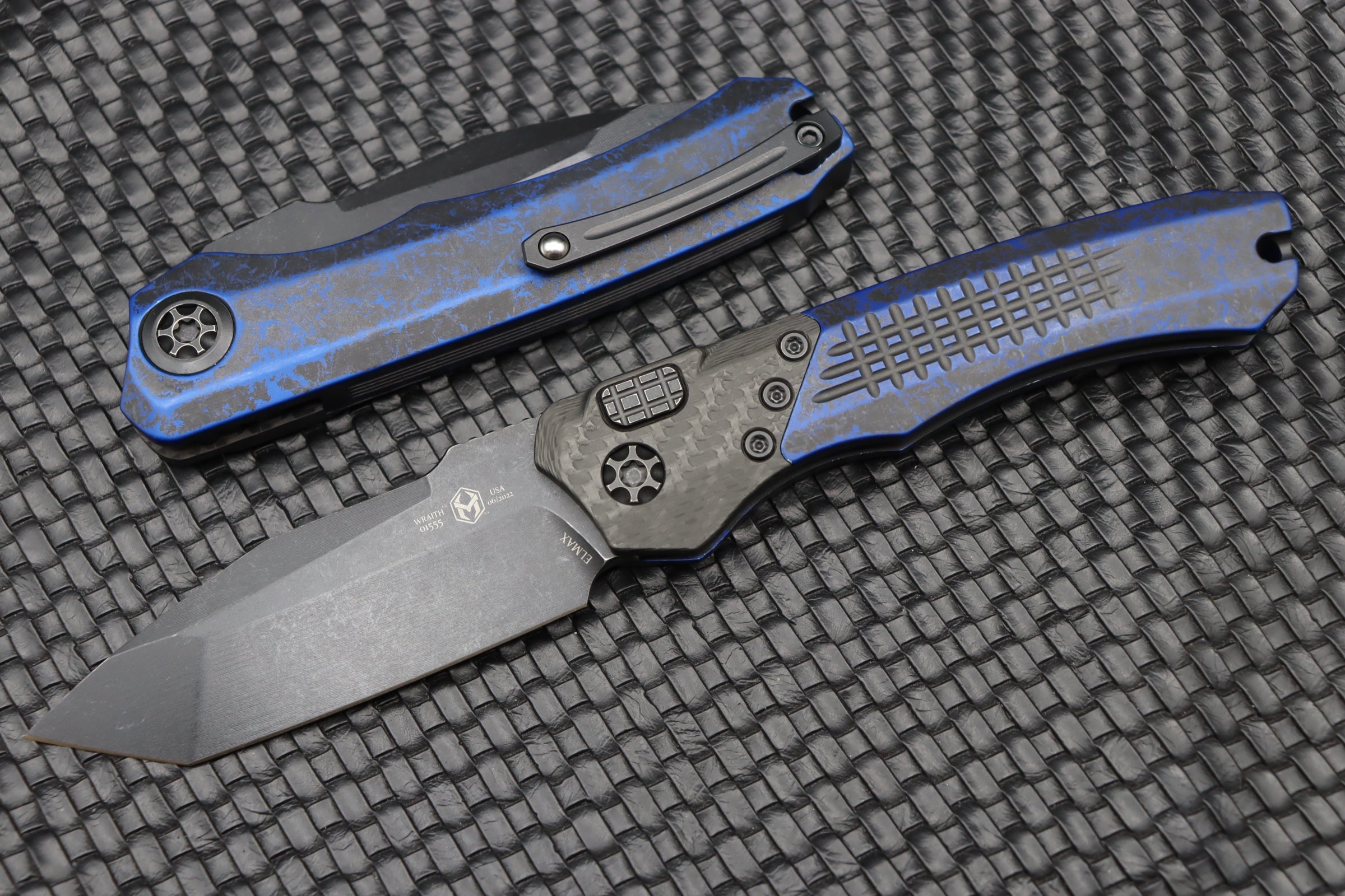 Premium Heretic Knives Wraith Auto Tanto - Battleworn Black with Carbon Fiber & Breakthrough Blue Handle