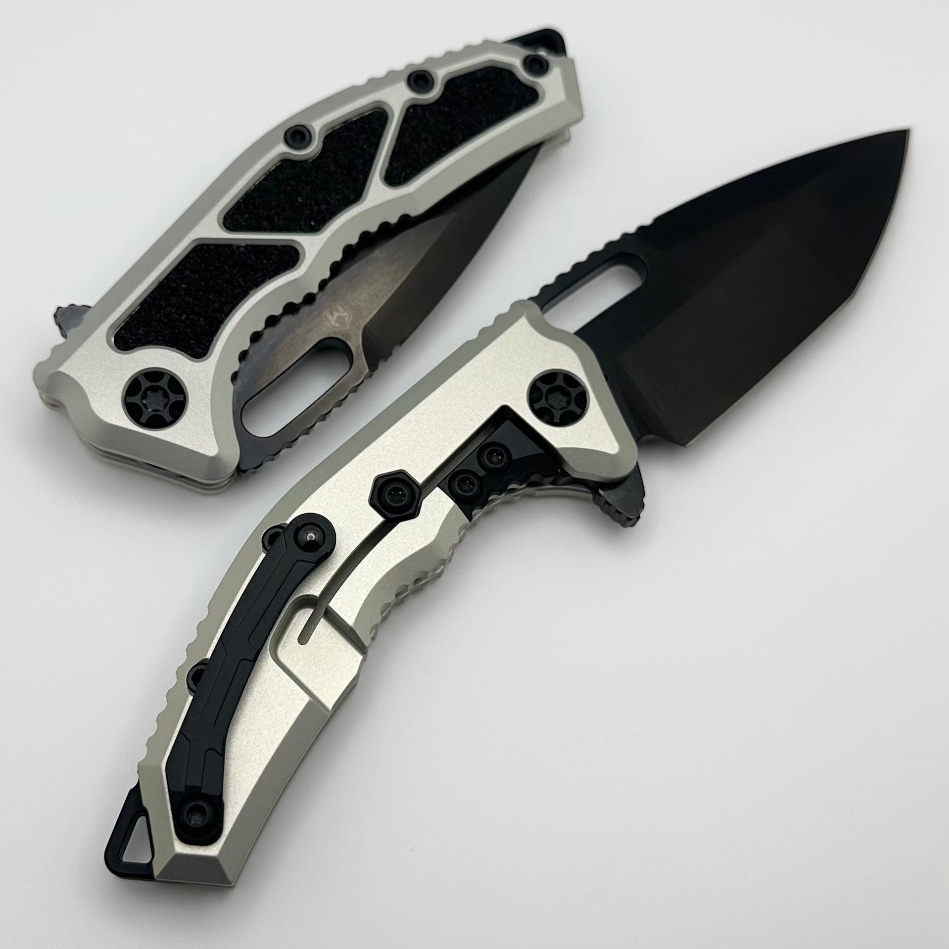 Heretic Knives Medusa Manual: Premium Aluminum Frame Lock with Grip Inlays & DLC MagnaCut Blade