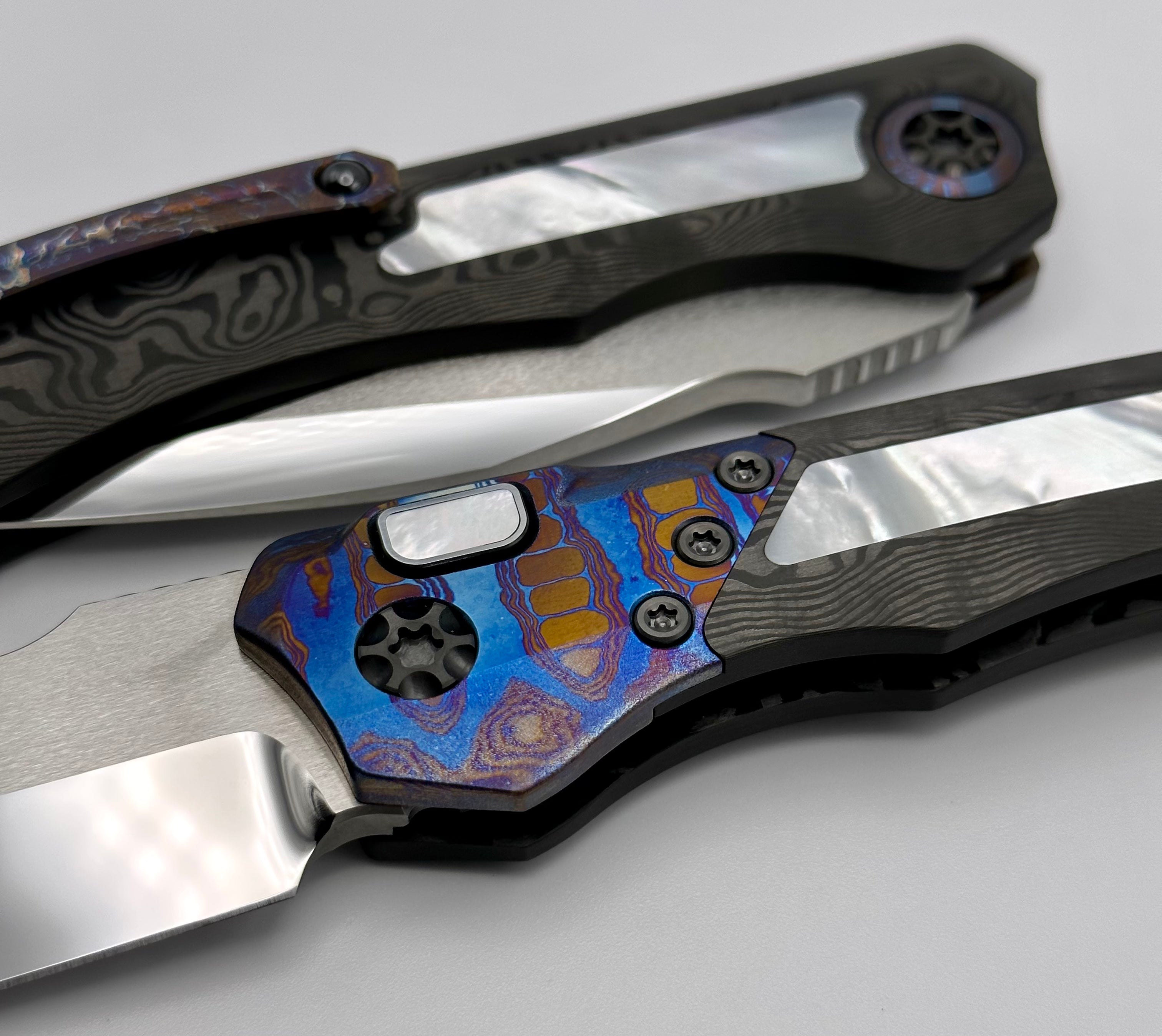 Heretic Knives Wraith Auto | Premium Fat Carbon Handle with Mother of Pearl Inlays & Mirror Polished Elmax Blade