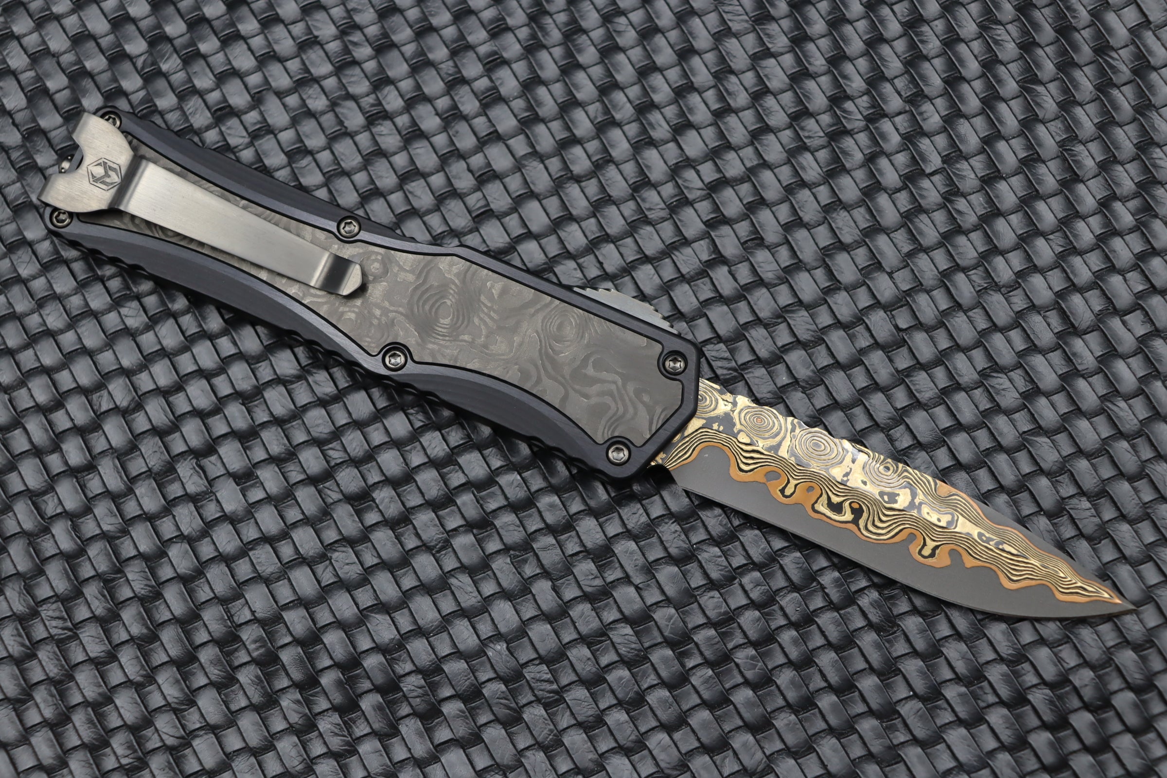 Premium Heretic Knives Colossus: Fat Carbon & Baker Forge Damascus Recurve Blade