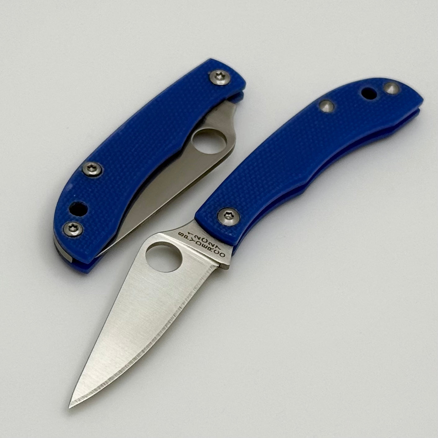Spyderco Honeybee Premium Blue G-10 Pocket Knife with 12c27 Steel