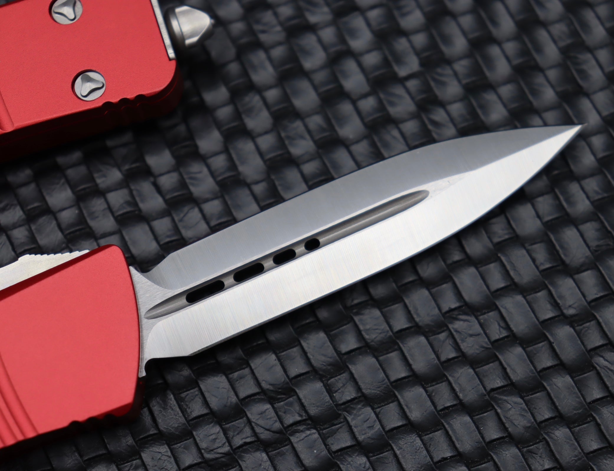 Microtech Troodon Satin Standard Double Edge & Red 138-4RD | Premium Compact OTF Knife