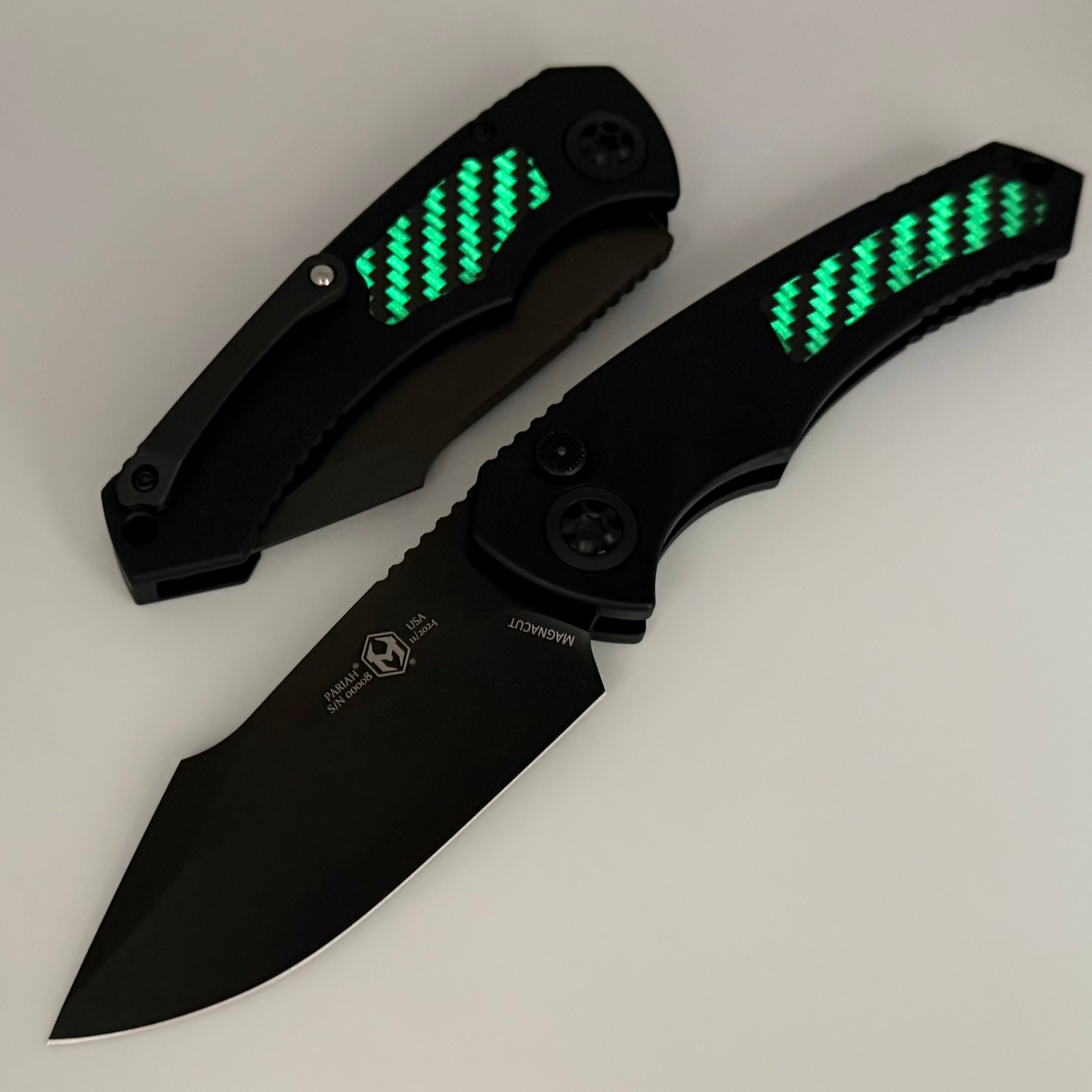 Heretic Knives Pariah Auto: Premium Tactical Knife with Tritium Button & GITD Carbon Fiber Inlays