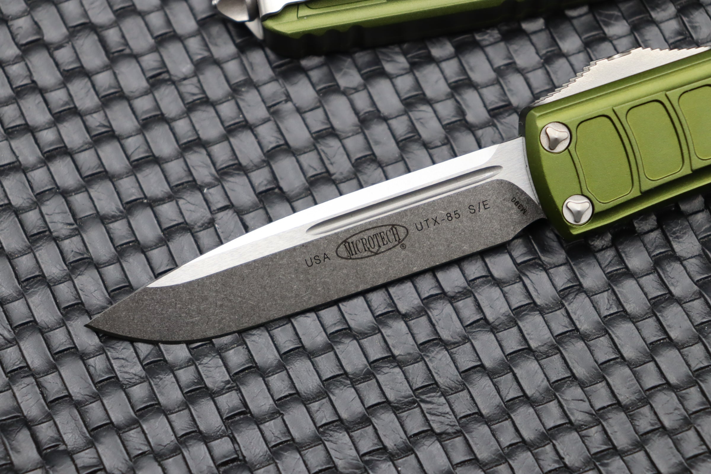 Microtech UTX-85 Signature Series: Premium EDC Knife with Stonewash Finish