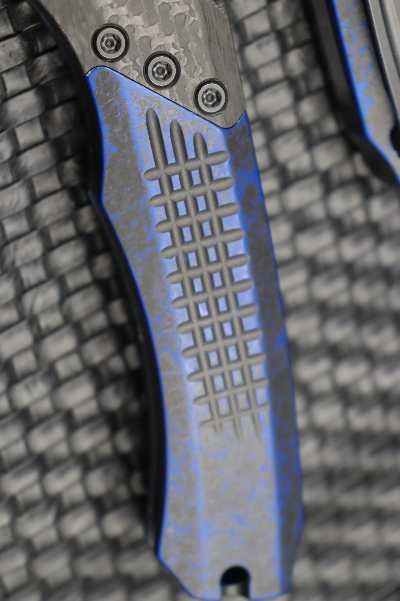 Premium Heretic Knives Wraith Auto Tanto - Battleworn Black with Carbon Fiber & Breakthrough Blue Handle
