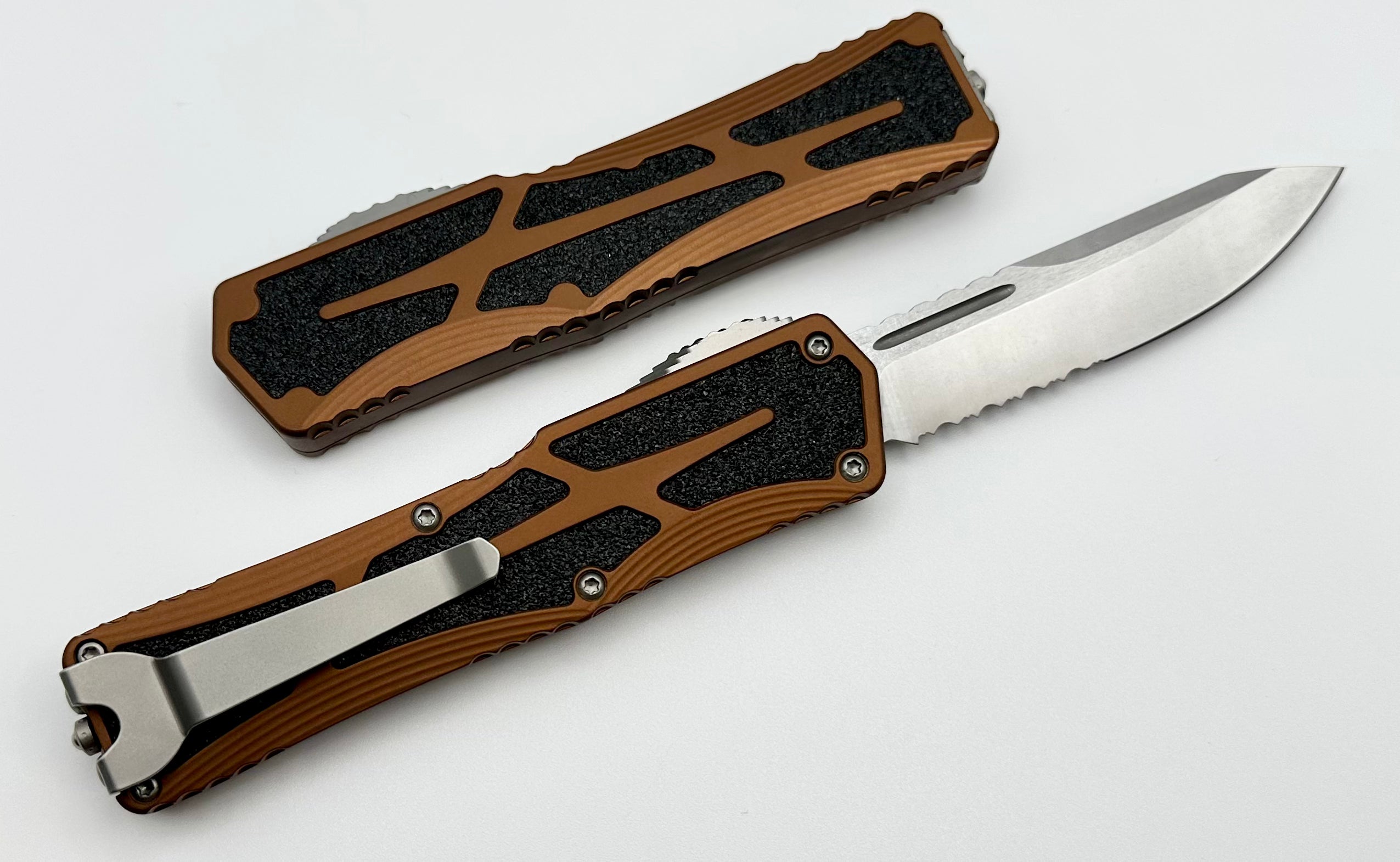 Heretic Knives Colossus SE Magnacut Blade with Premium Root Beer Handle