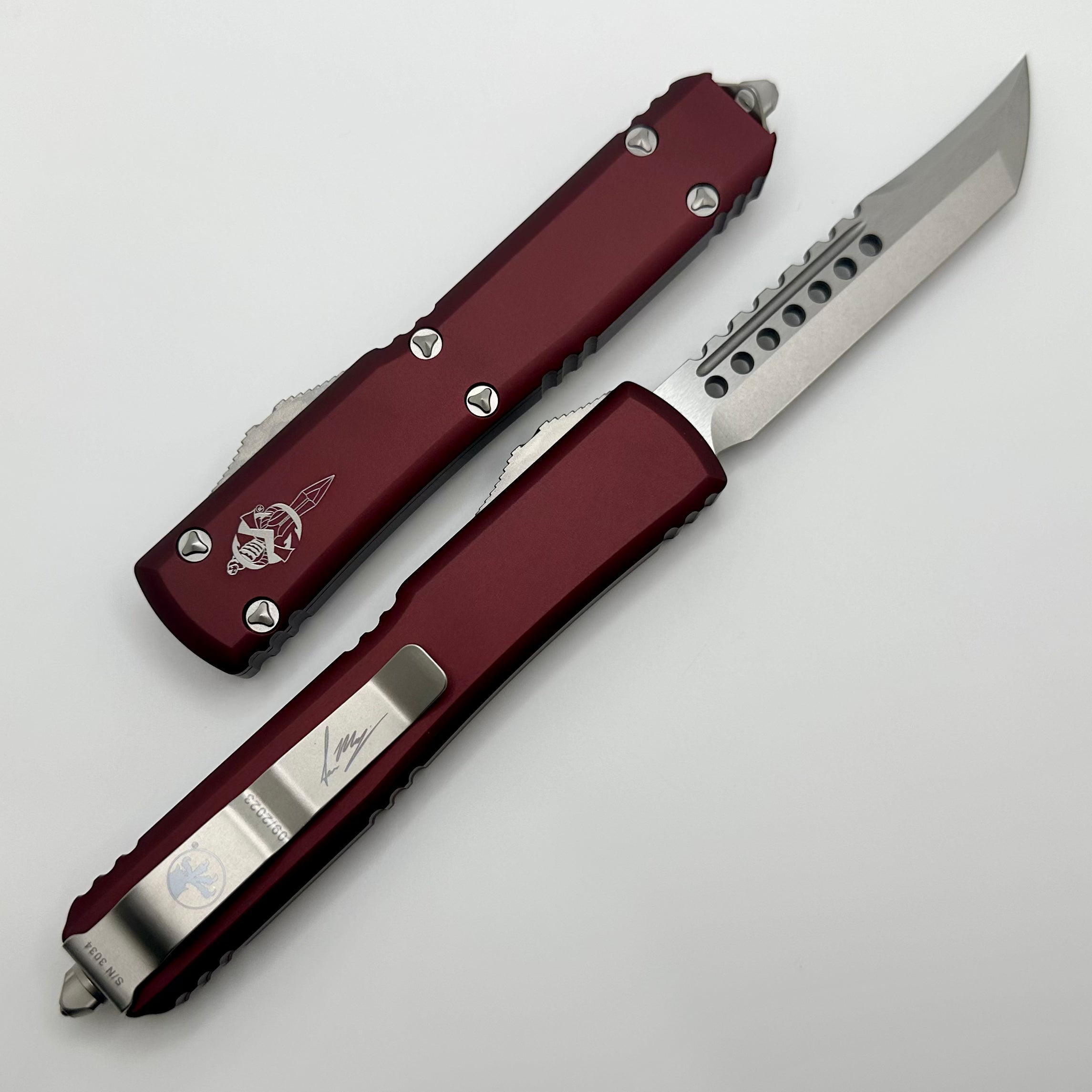 Microtech Ultratech Hellhound Merlot Stonewash Standard Signature Series 119-10MRS - Premium Tactical OTF Knife