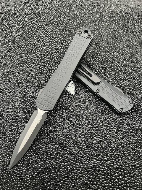 Heretic Knives Manticore S Black Frag Two-Tone OTF Knife - Ultimate Compact EDC Tool