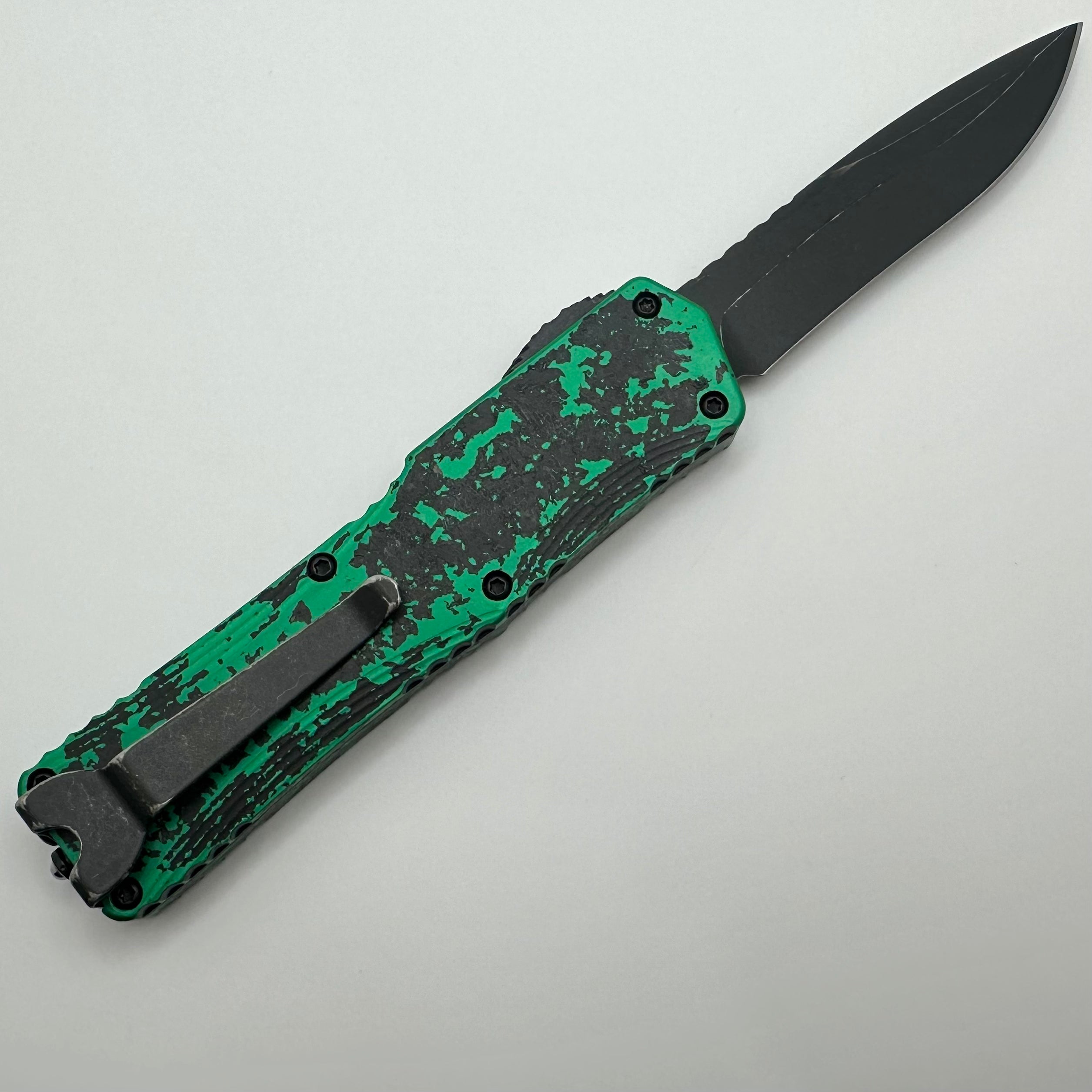 Heretic Knives Colossus USN 2023 Limited Edition - Premium Green & Battleworn Magnacut Blade