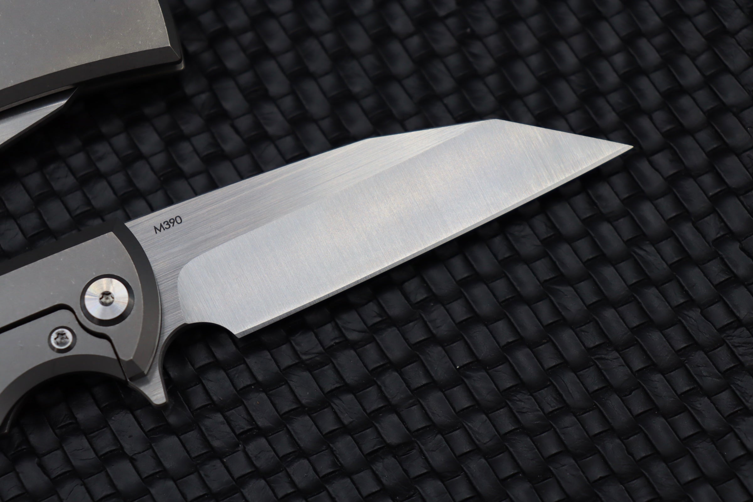 Ultimate Chaves Knives Street Sangre: Premium M390 & Titanium Flipper