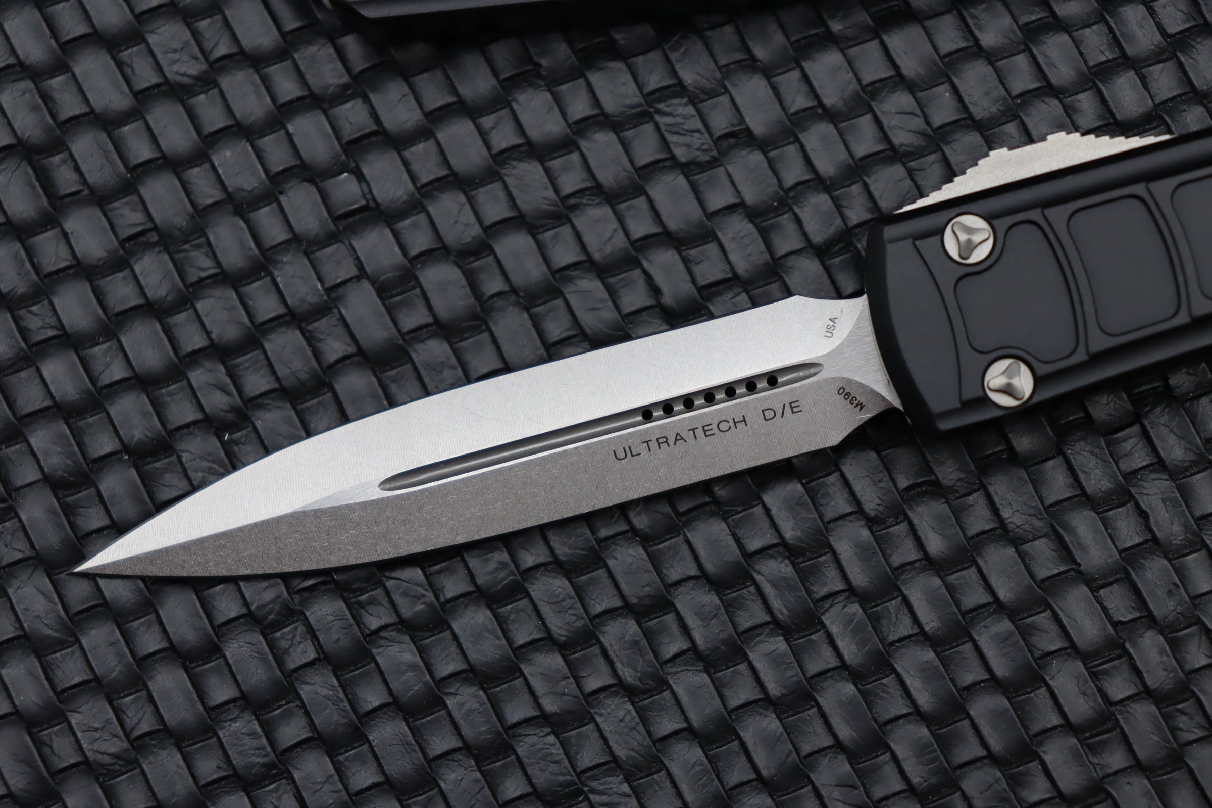 Microtech Ultratech II Signature Series - Premium Black Double Edge OTF Knife