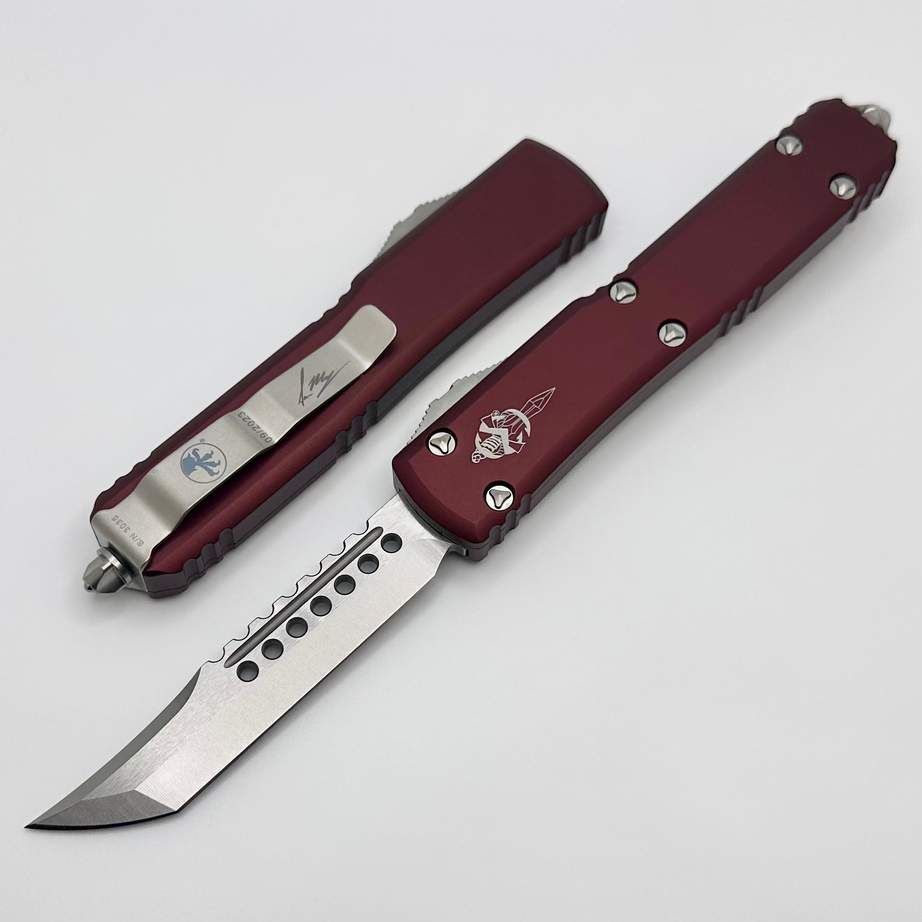 Microtech Ultratech Hellhound Merlot Stonewash Standard Signature Series 119-10MRS - Premium Tactical OTF Knife