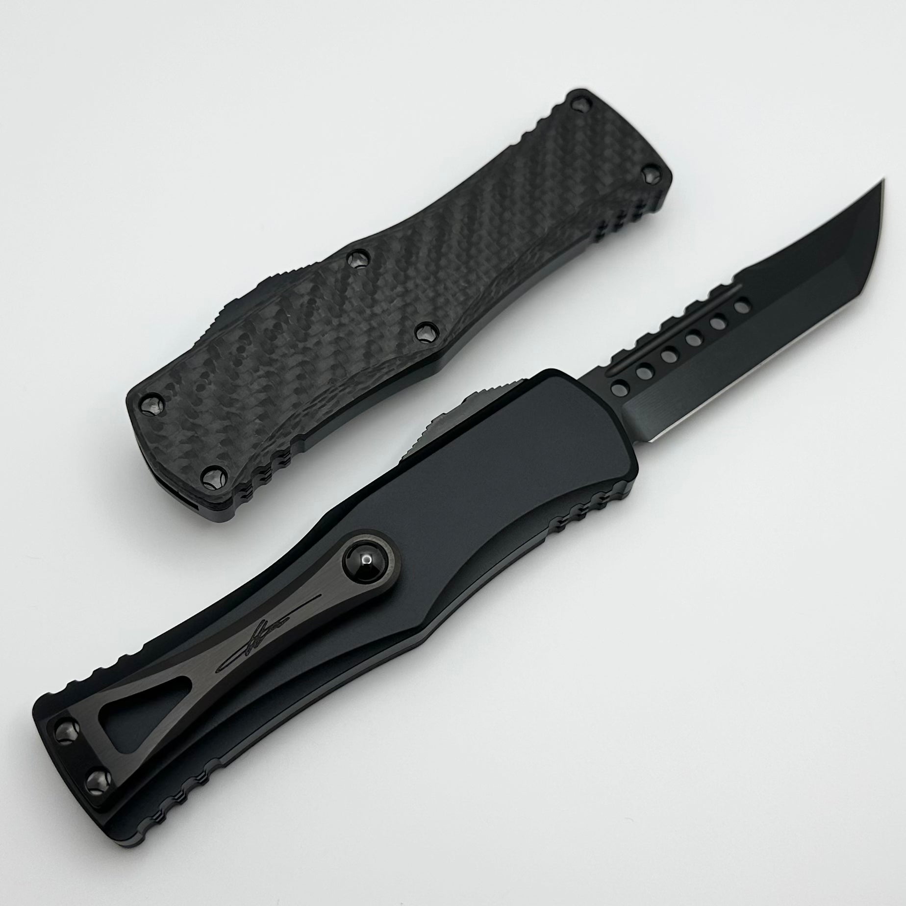 Premium Microtech Hera Hellhound DLC Carbon Fiber Signature Knife 919-1DLCTCFSH