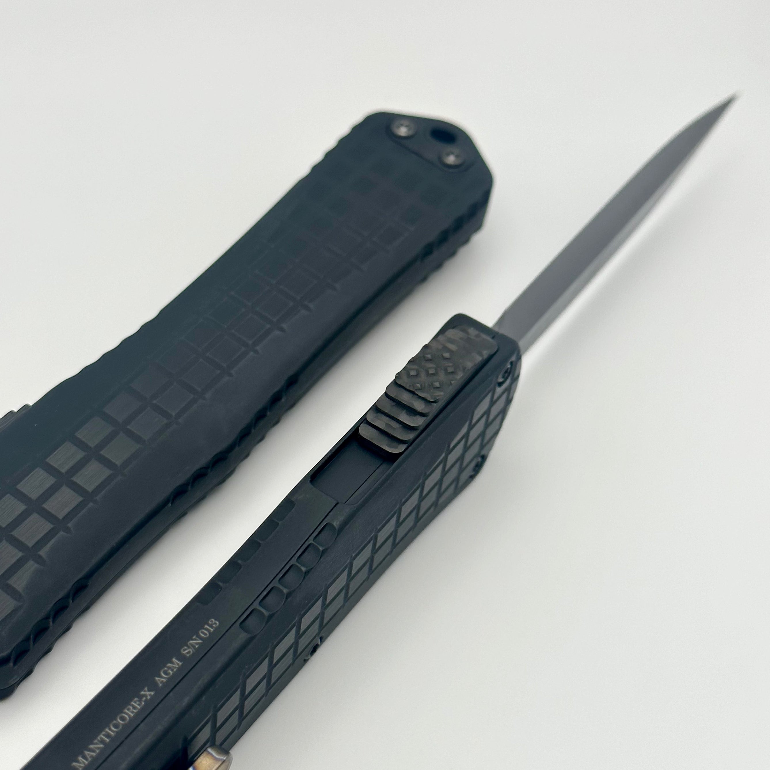 Heretic Knives Manticore X: Ultimate OTF Tactical Knife with MagnaCut Blade & Premium DLC Finish