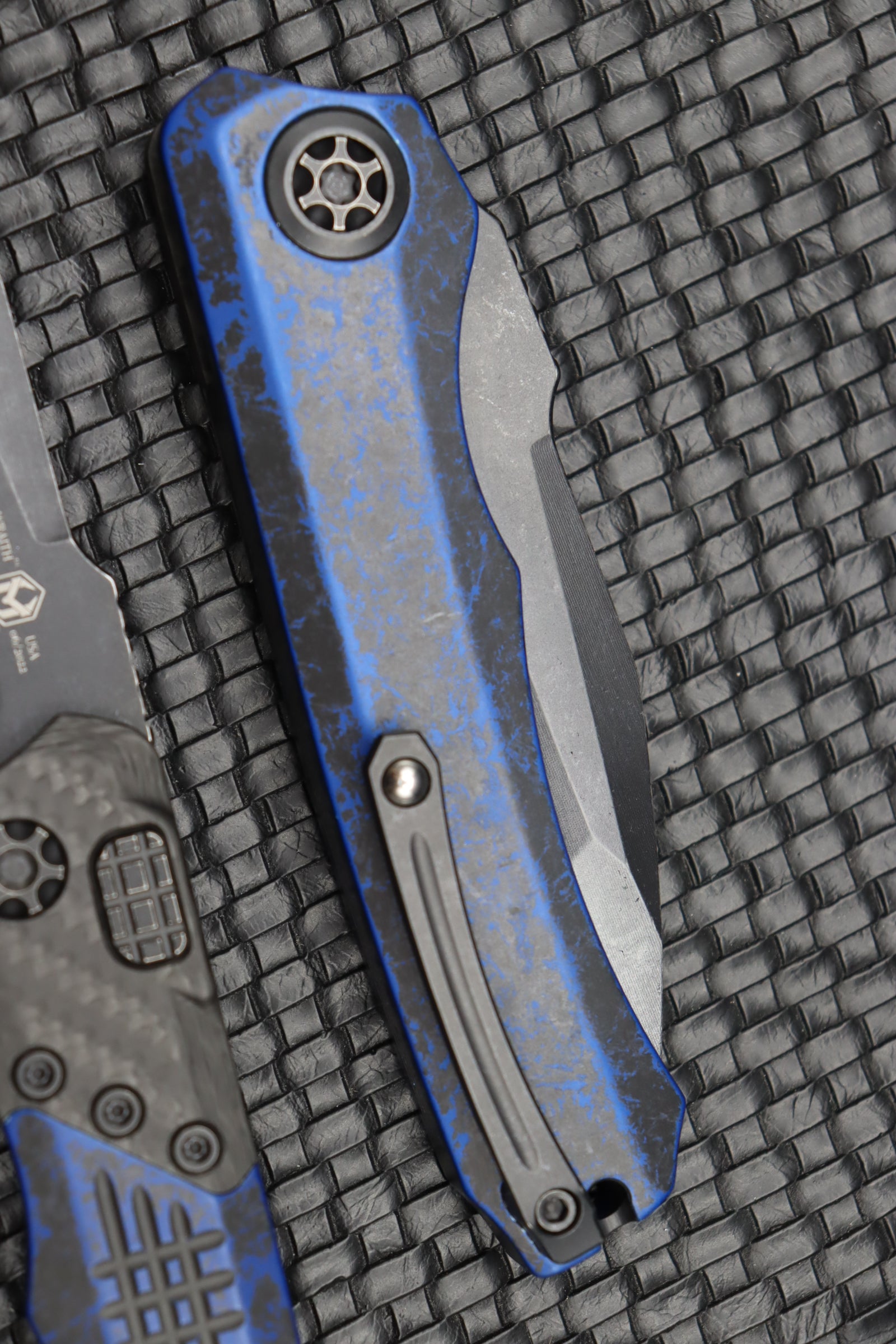 Premium Heretic Knives Wraith Auto Tanto - Battleworn Black with Carbon Fiber & Breakthrough Blue Handle