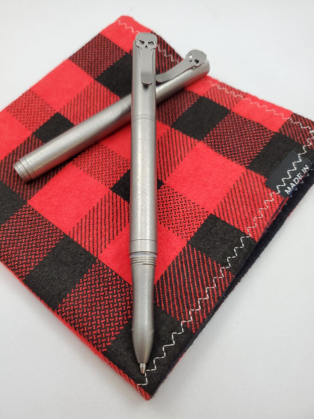 Premium Titanium Twist Cap Pen with Skull Clip