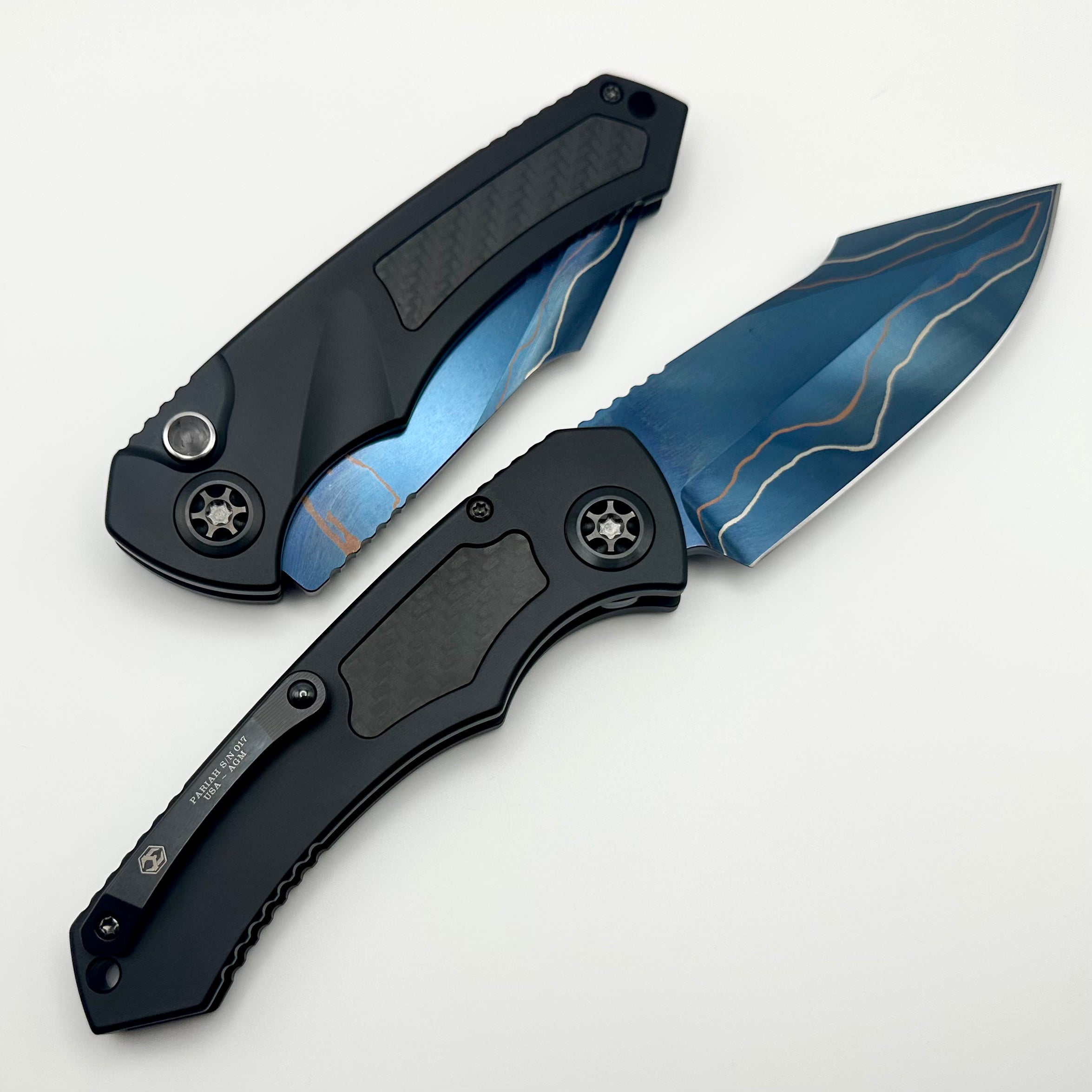 Heretic Knives Pariah Auto Custom - Premium Black Aluminum & Carbon Fiber Inlays with Blued Baker Forge Elite AuroraMai Damascus