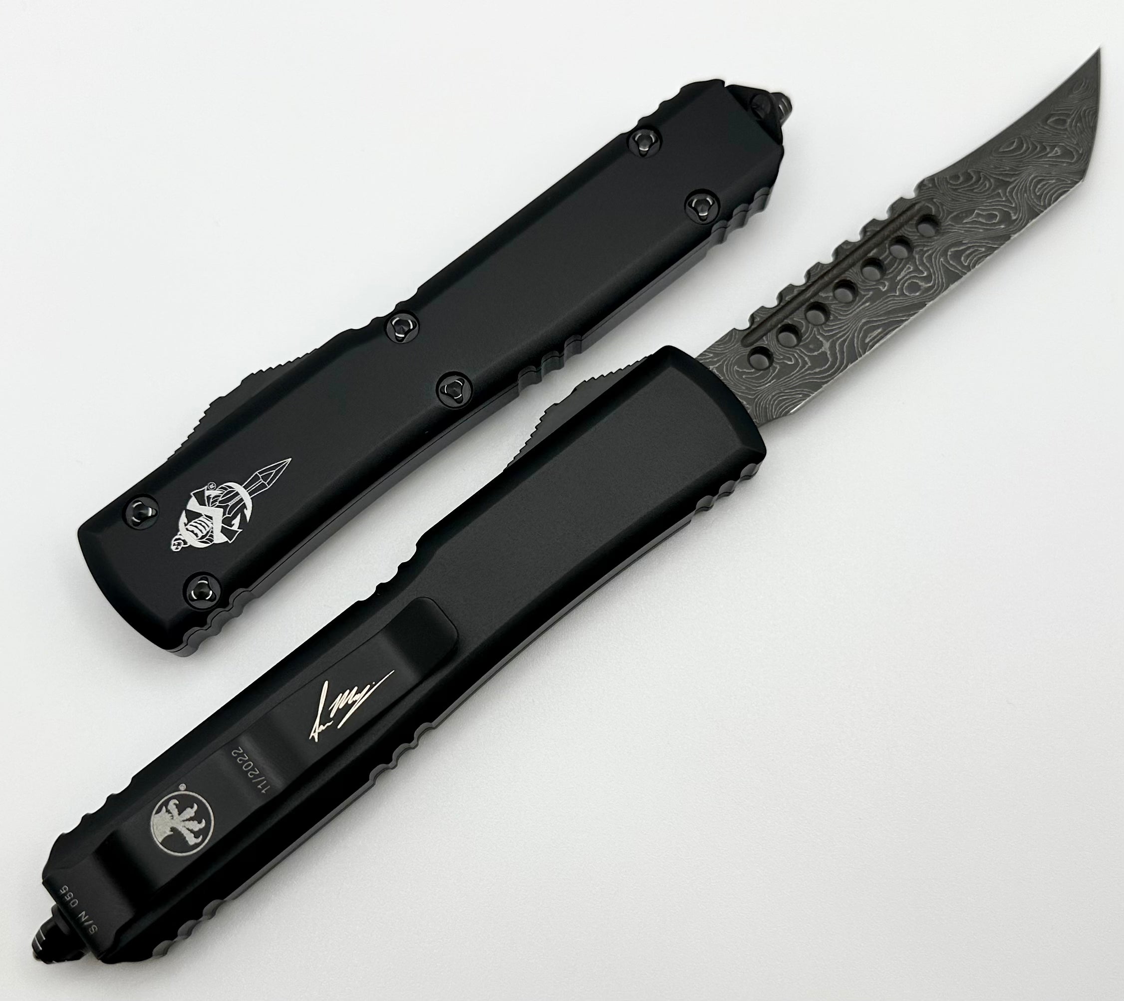 Premium Microtech Ultratech Hellhound Damascus & Black Tactical Knife