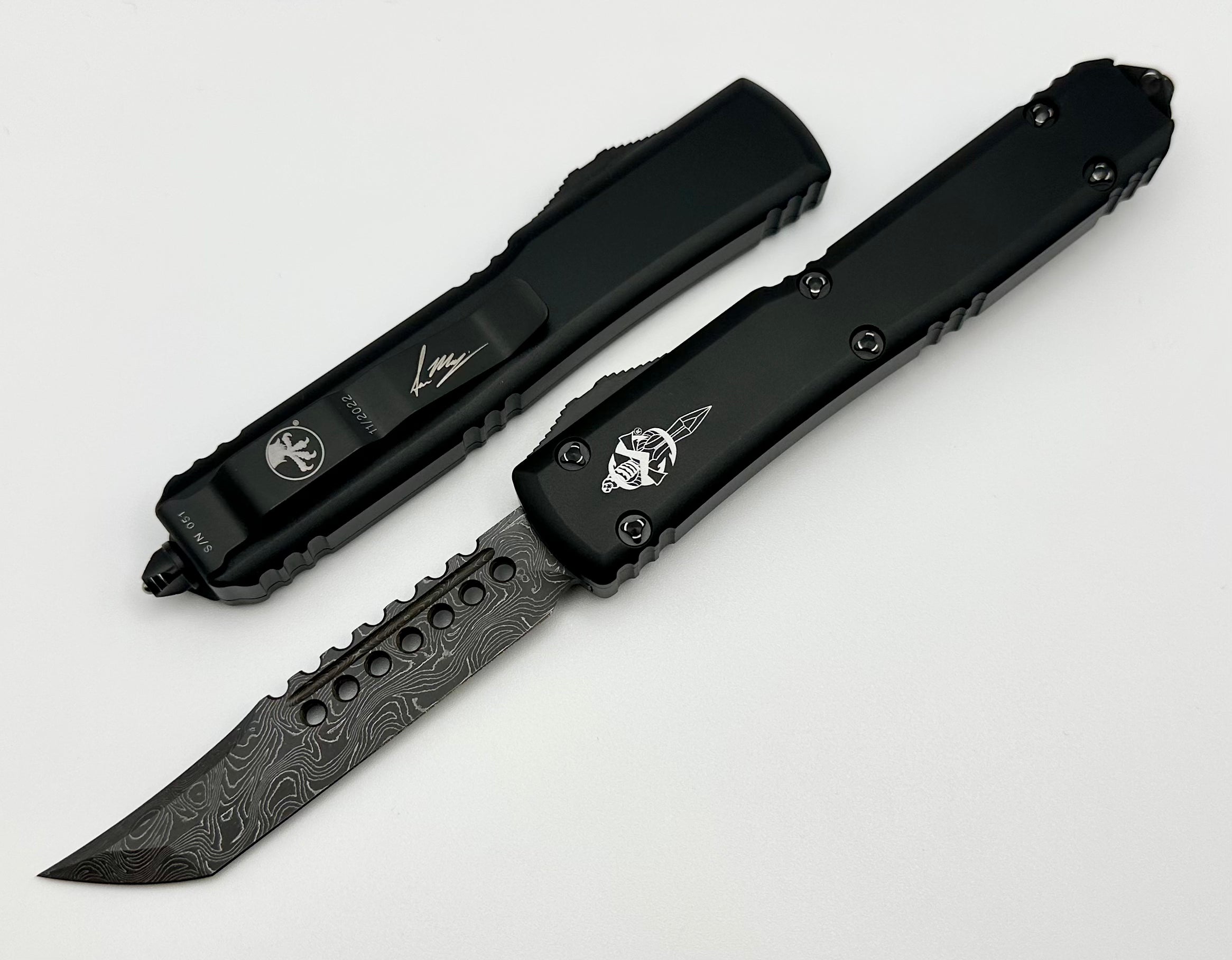 Premium Microtech Ultratech Hellhound Damascus & Black Tactical Knife