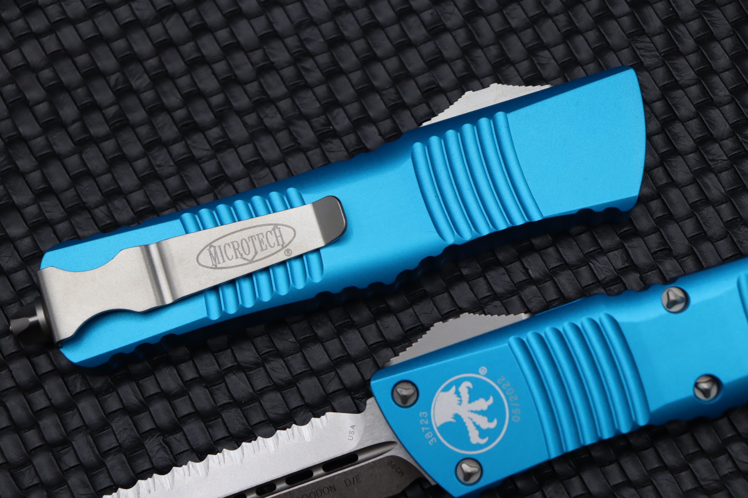 Ultimate Microtech Combat Troodon Double Edge Fully Serrated Knife - Stonewash & Turquoise