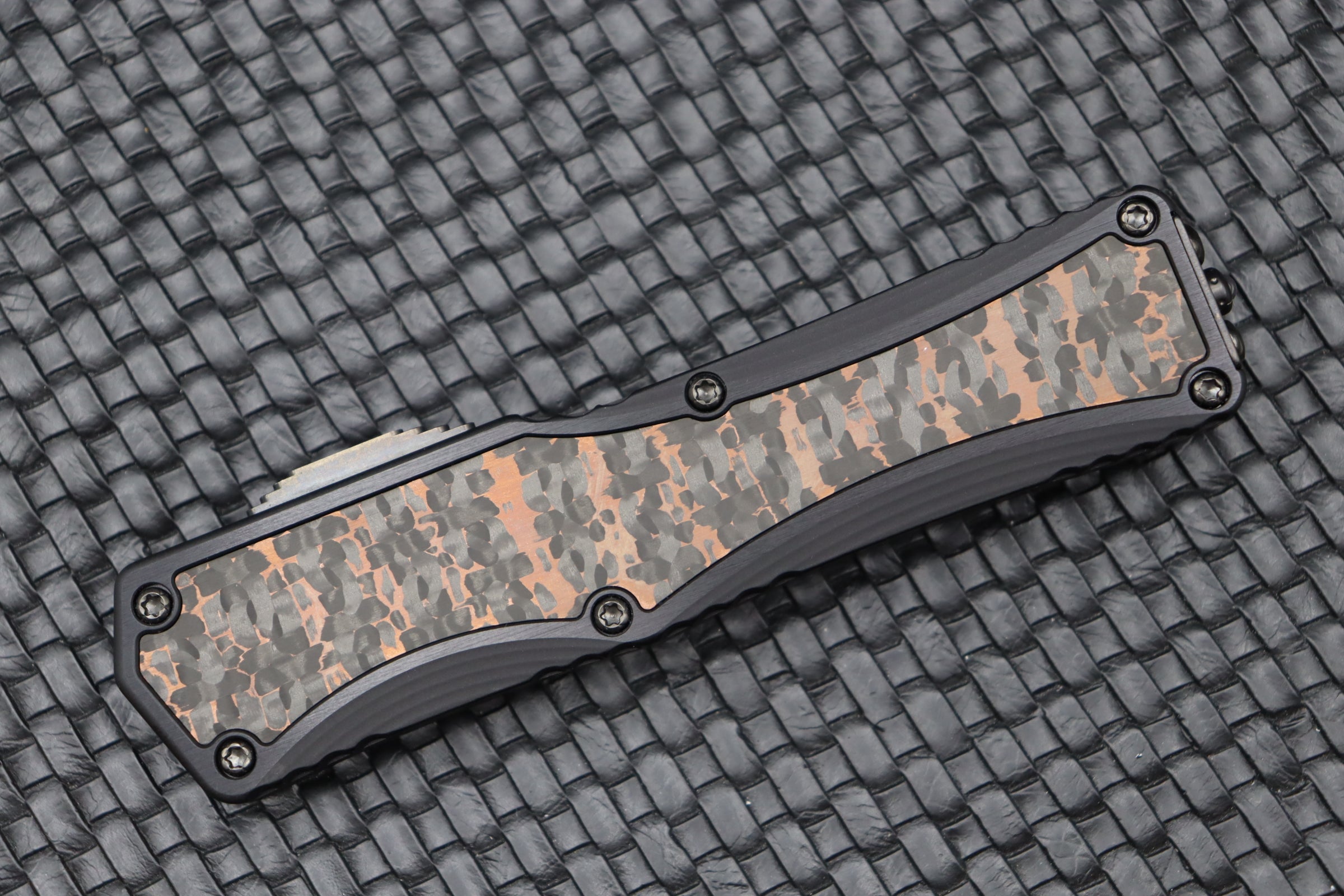 Heretic Knives Colossus Vegas Forge DLC Razor Wire Damascus & Snakeskin Copper Fat Carbon - Premium Tactical Folding Knife