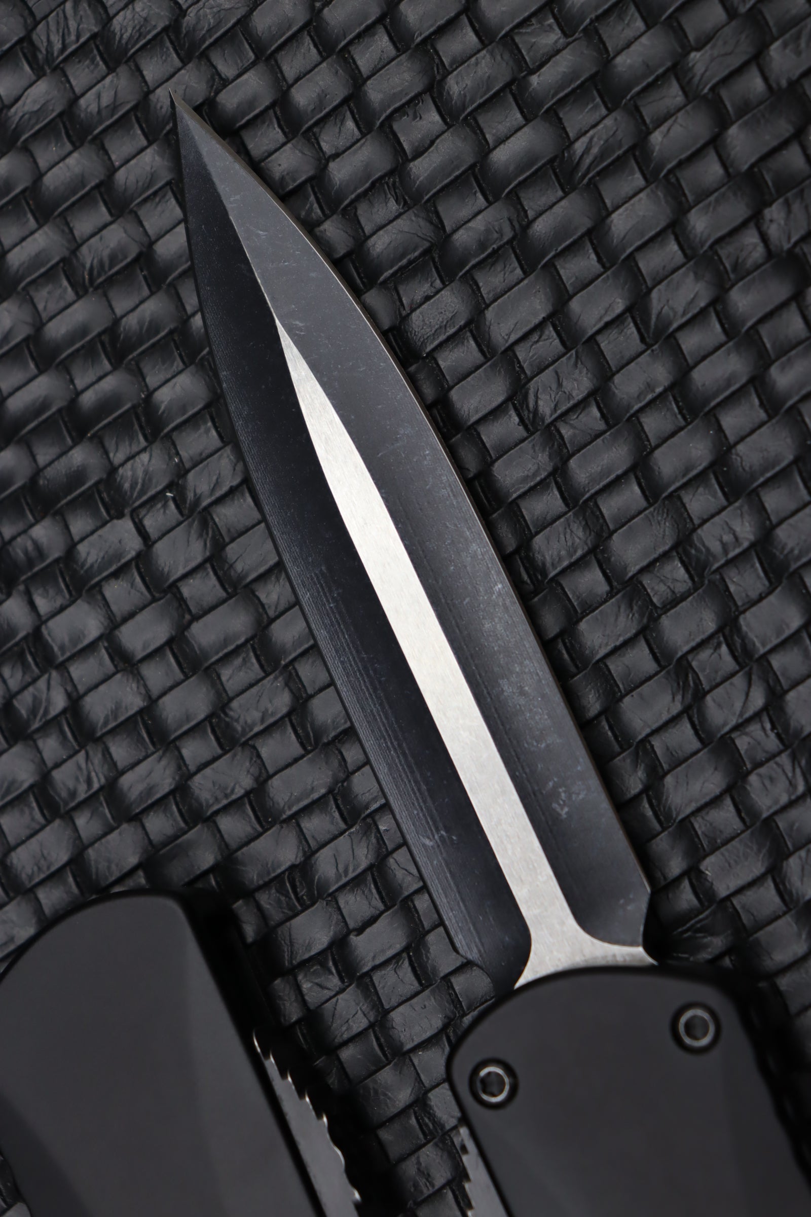 Heretic Knives Manticore X Premium Double Edge OTF Knife - Battleworn Black