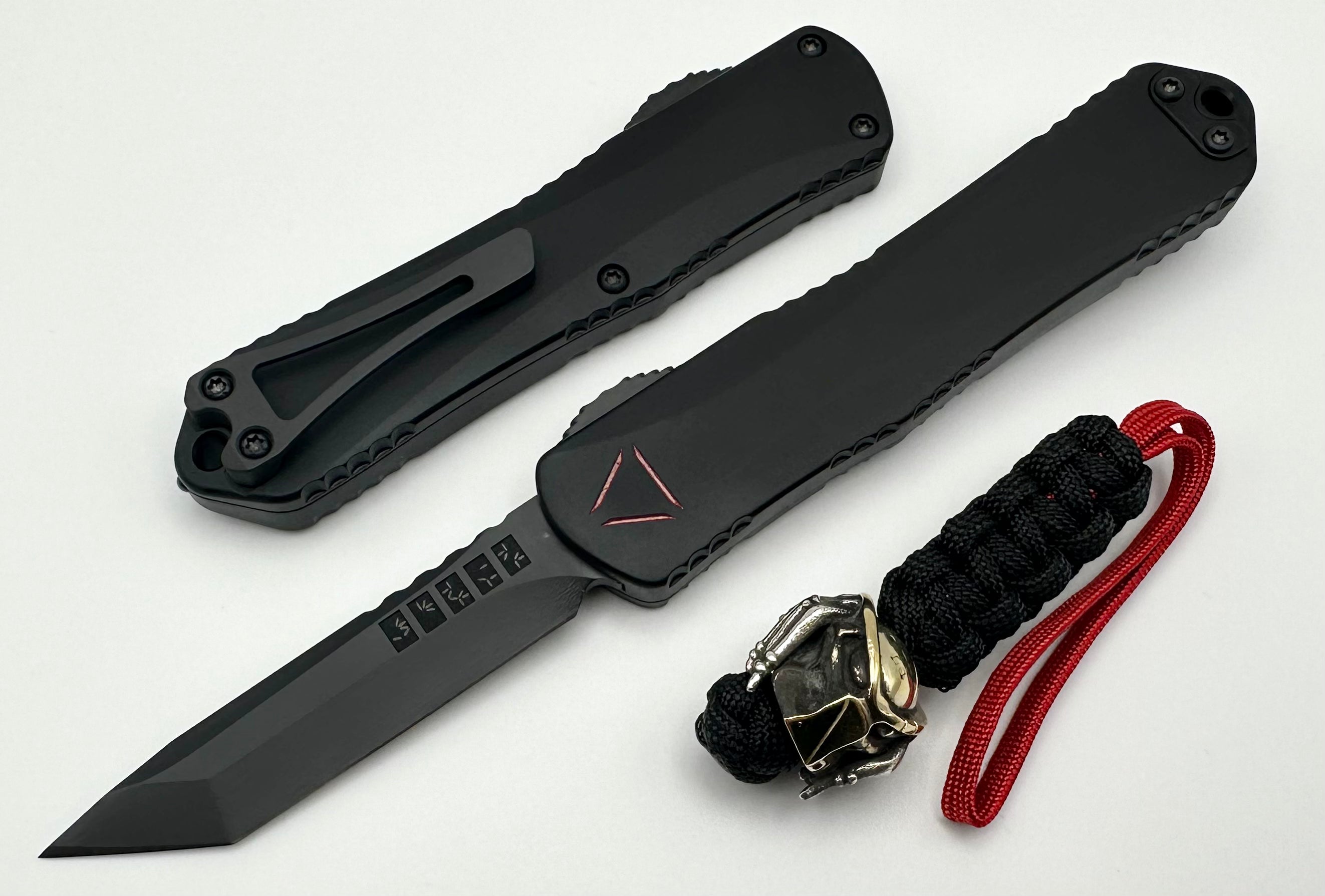 Heretic Knives Manticore E Black Predator - Ultimate Tactical OTF Knife with Red Reticle & Tanto MagnaCut Blade