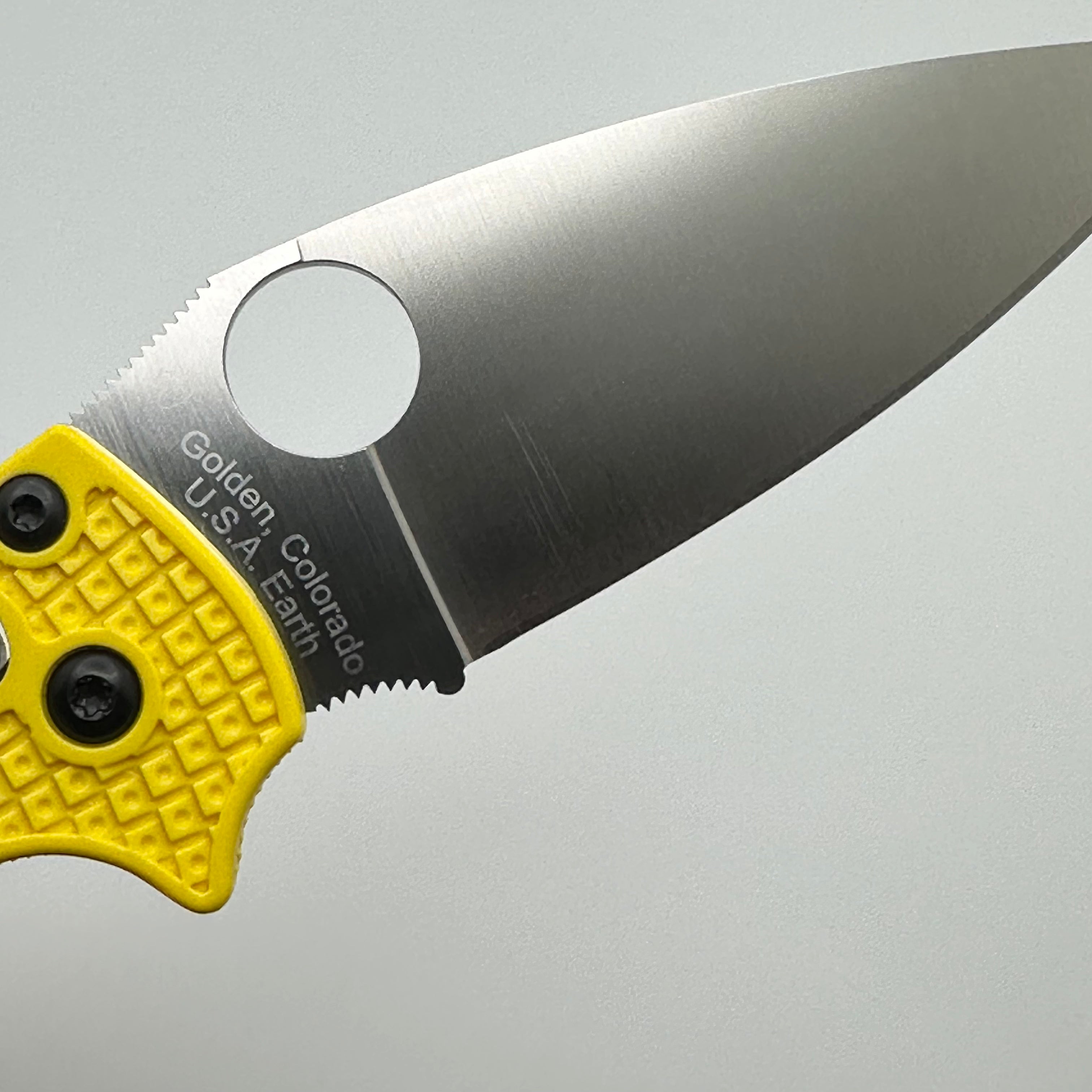 Premium Spyderco Manix 2 Lightweight Salt Knife - Yellow FRCP Handle & MagnaCut Blade