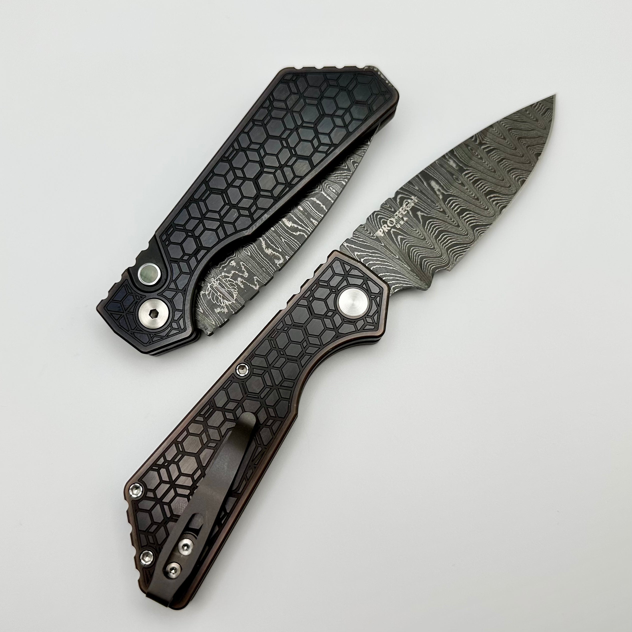 Ultimate Pro-Tech PT Plus Knife - Antique PVD Handle with Mother of Pearl Button & Nichols Damascus Blade 2023