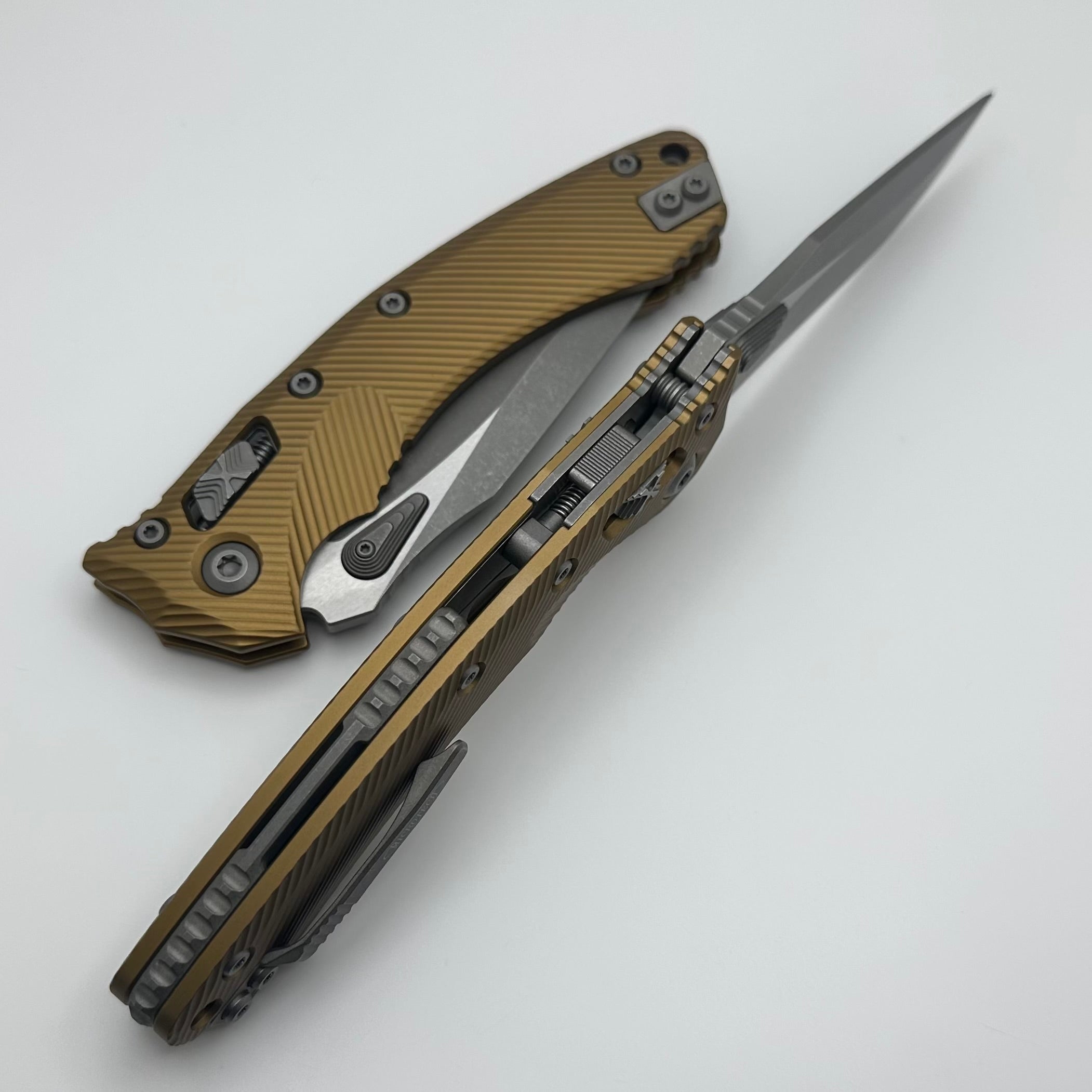 Premium Microtech Amphibian RAM LOK Knife - Tan Fluted Aluminum & Apocalyptic M390MK Blade