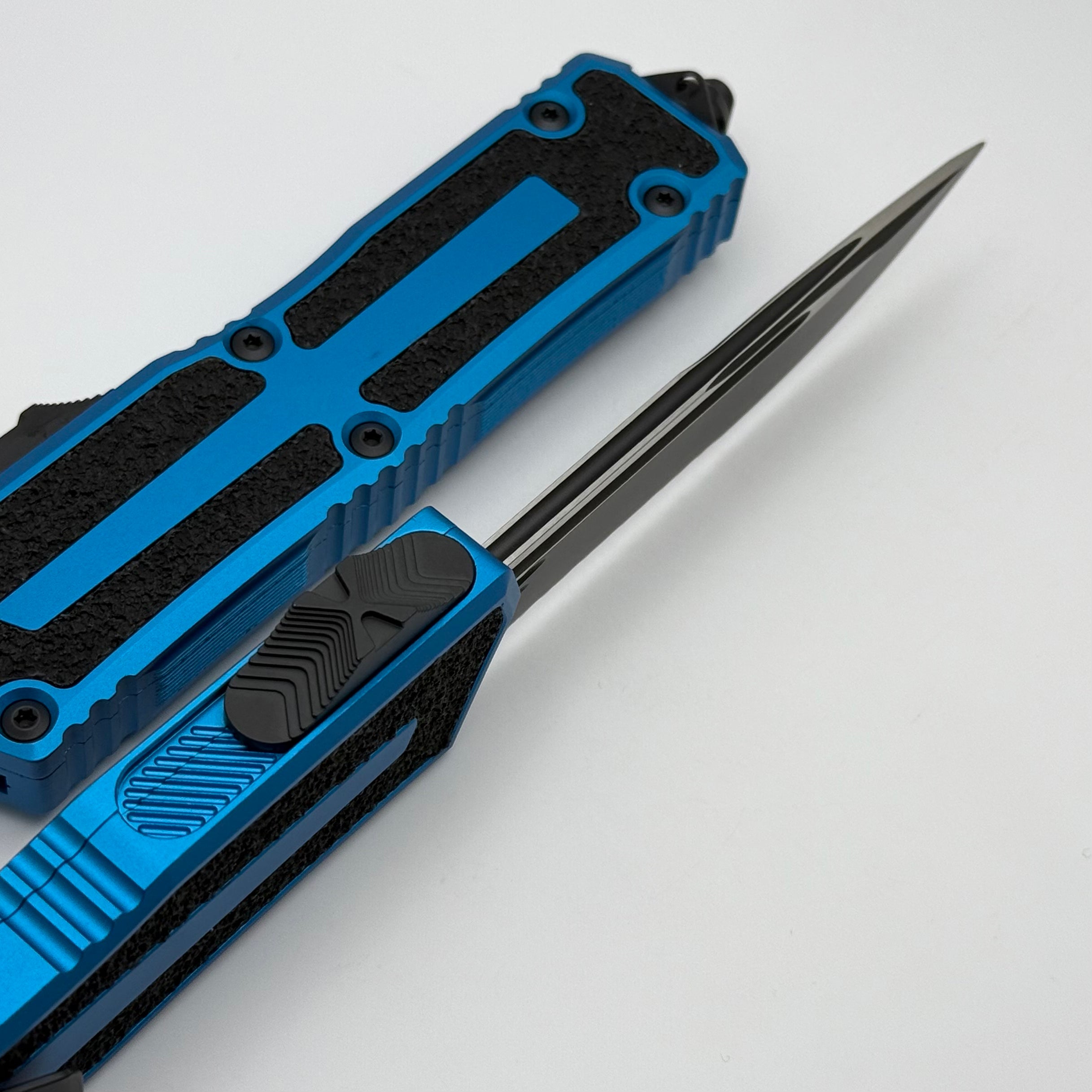 Microtech Scarab 2 Gen 3 Ultimate Tactical Knife - Black Partial Serrated Blade with Blue Handle