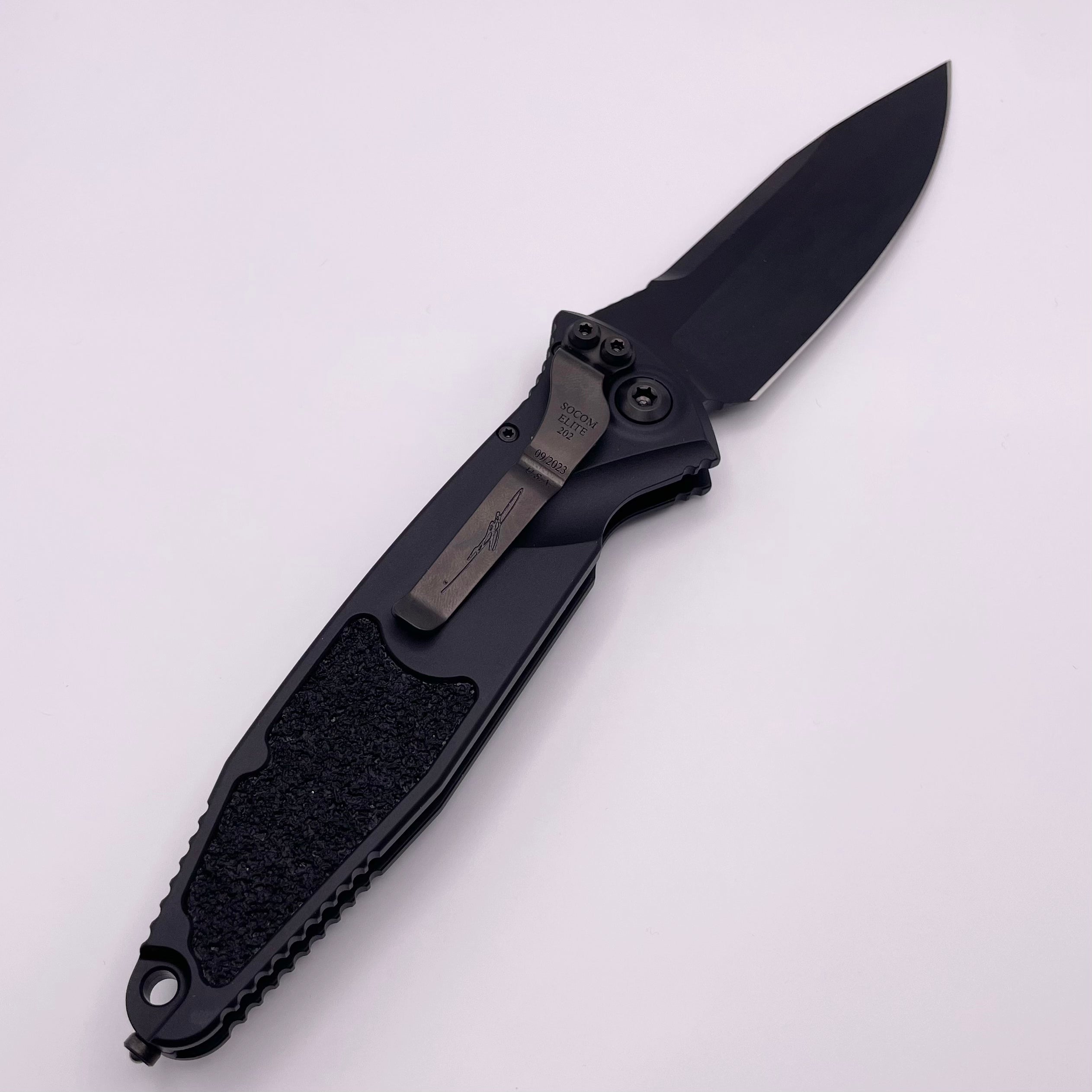 Premium Pre-Owned Microtech Socom Elite Shadow S/E DLC Signature Series Knife - Ultimate Tactical Tool