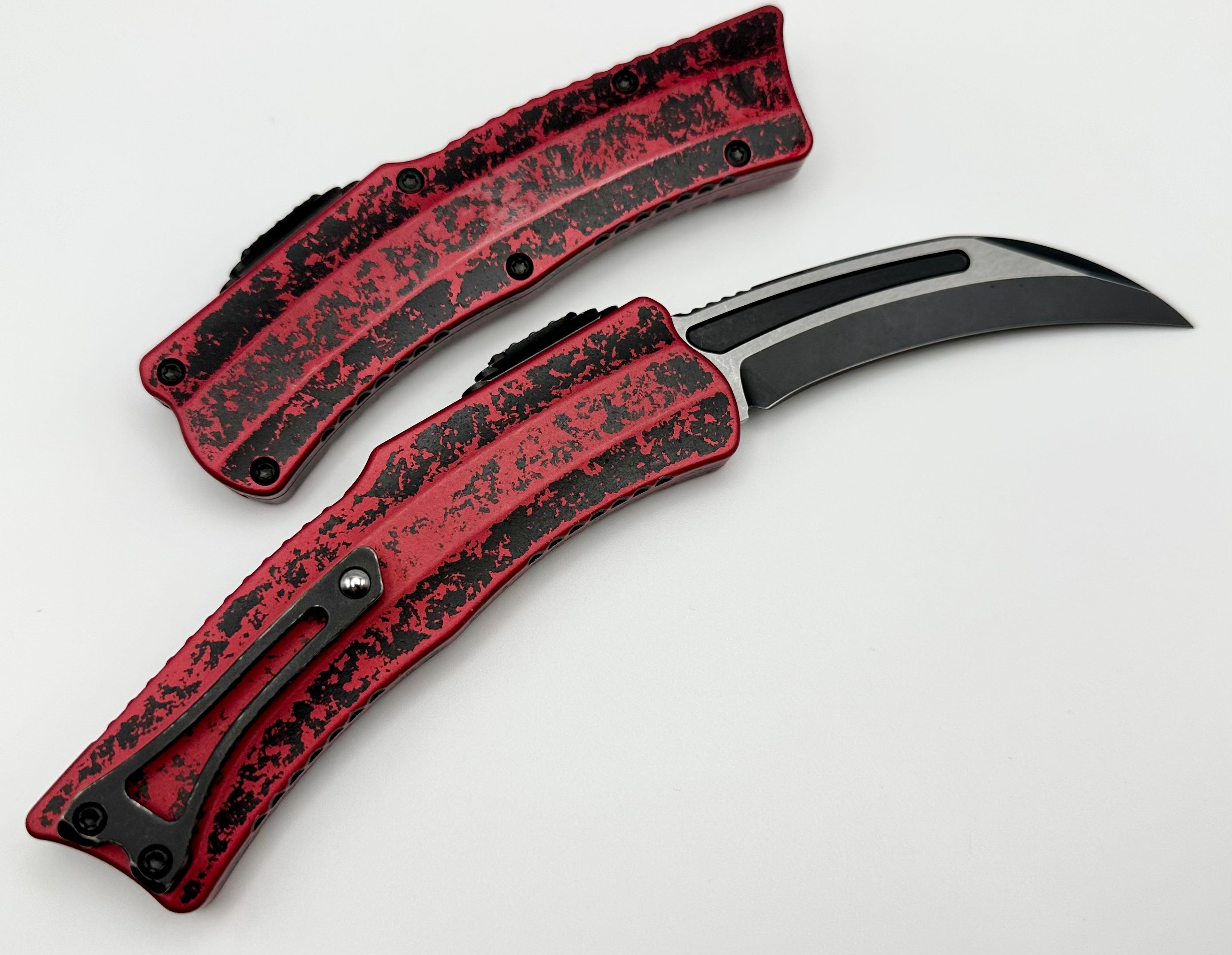 Ultimate Heretic ROC Knife: Battle Black MagnaCut Blade with Breakthrough Red Handle