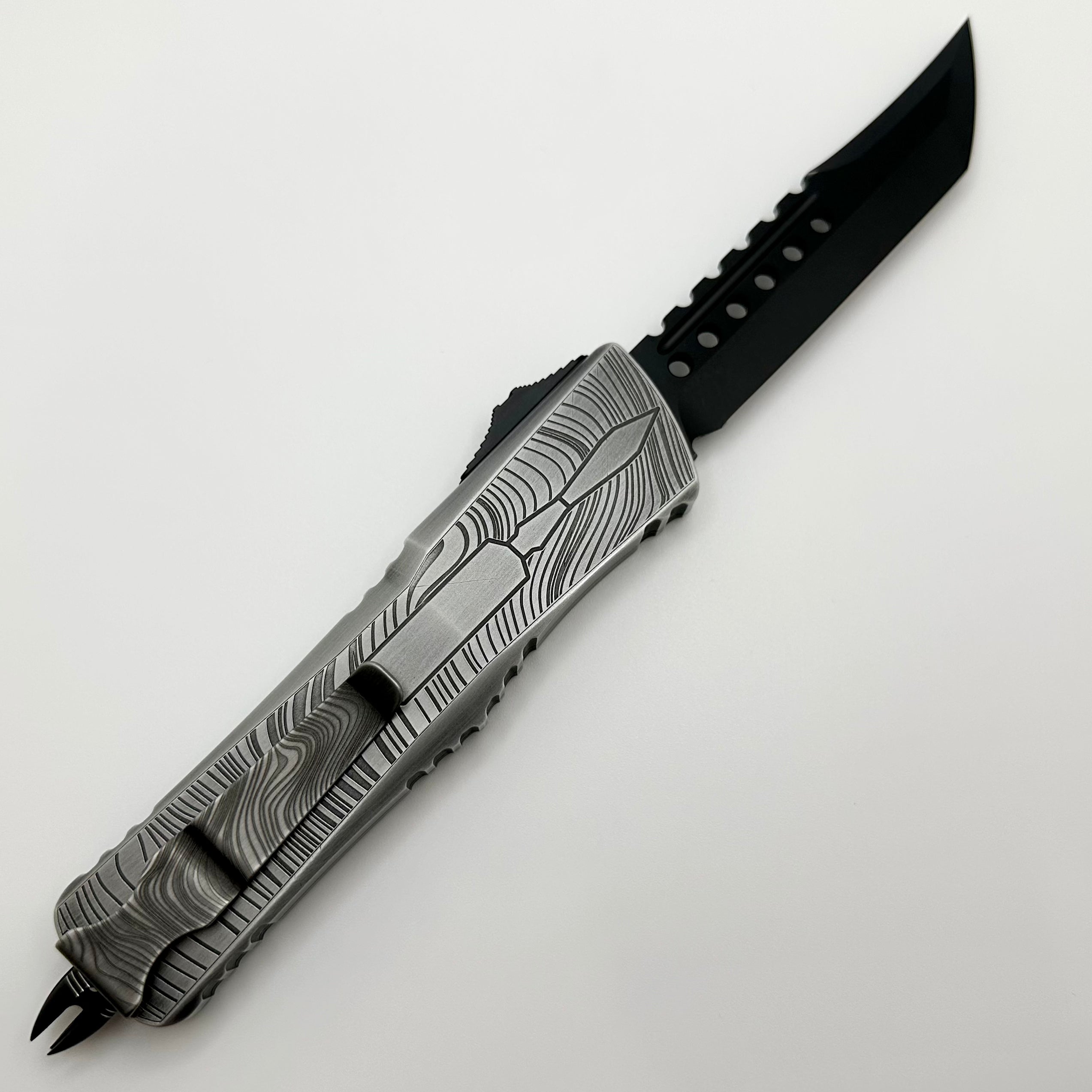 Microtech Combat Troodon Hellhound Beskar DNA Catcher Signature Series - Premium Pre-Owned Tactical Knife